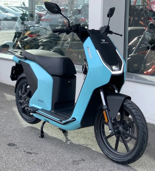 VMOTO F01-showroom-element-1