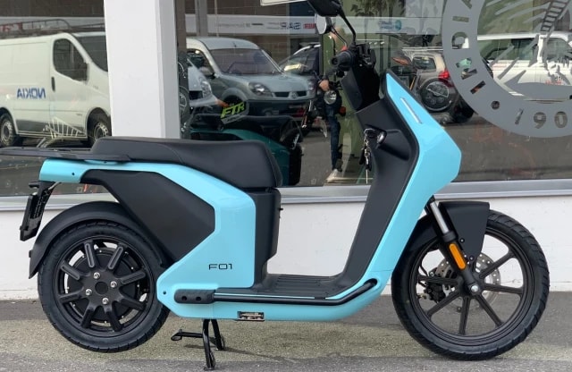 VMOTO F01-showroom-element-2
