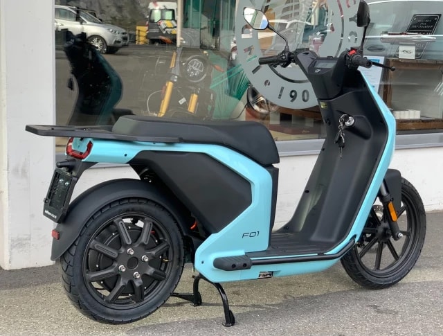 VMOTO F01-showroom-element-3