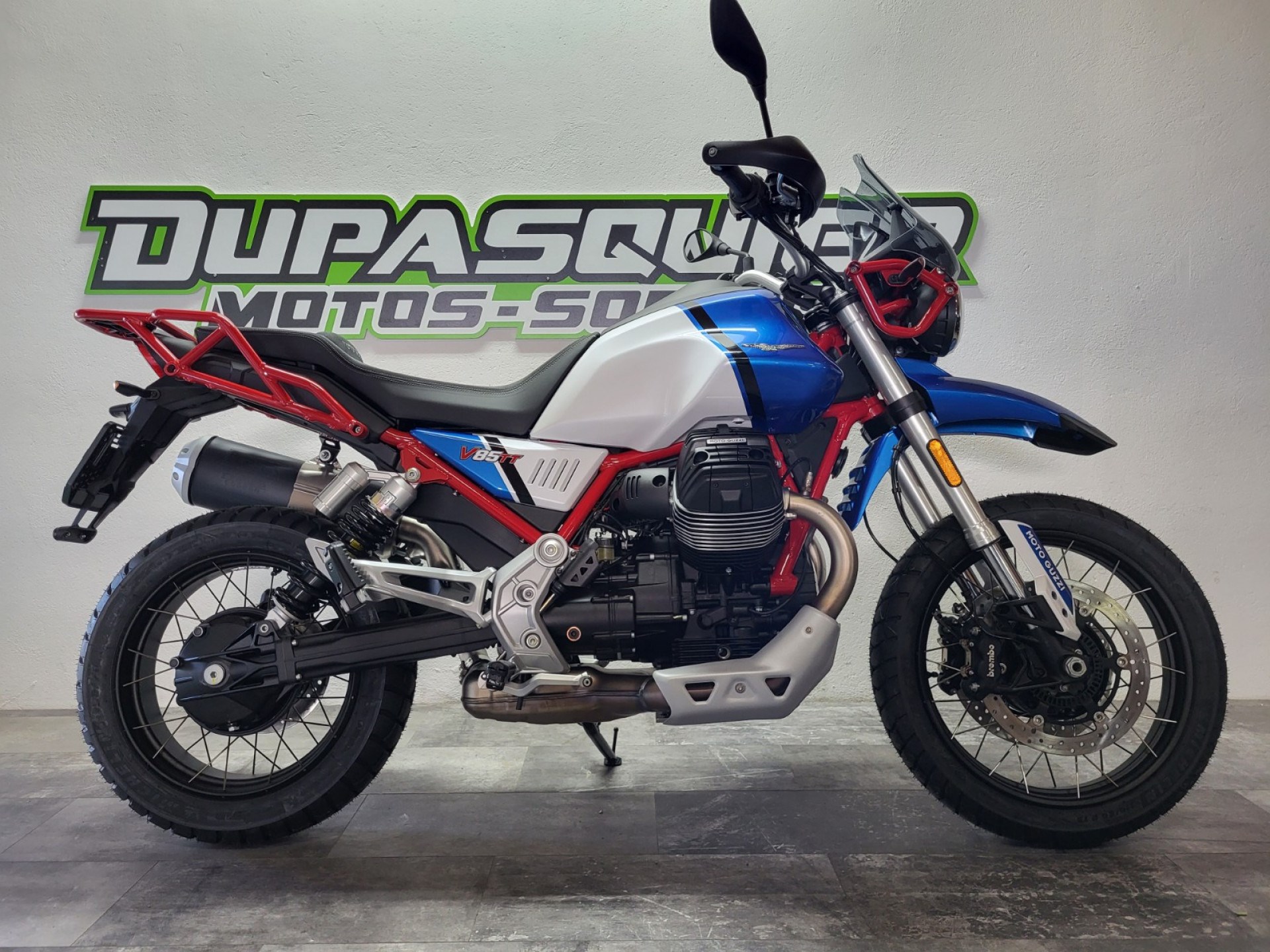 MOTO GUZZI V85 TT Premium Graphics-showroom-element-1