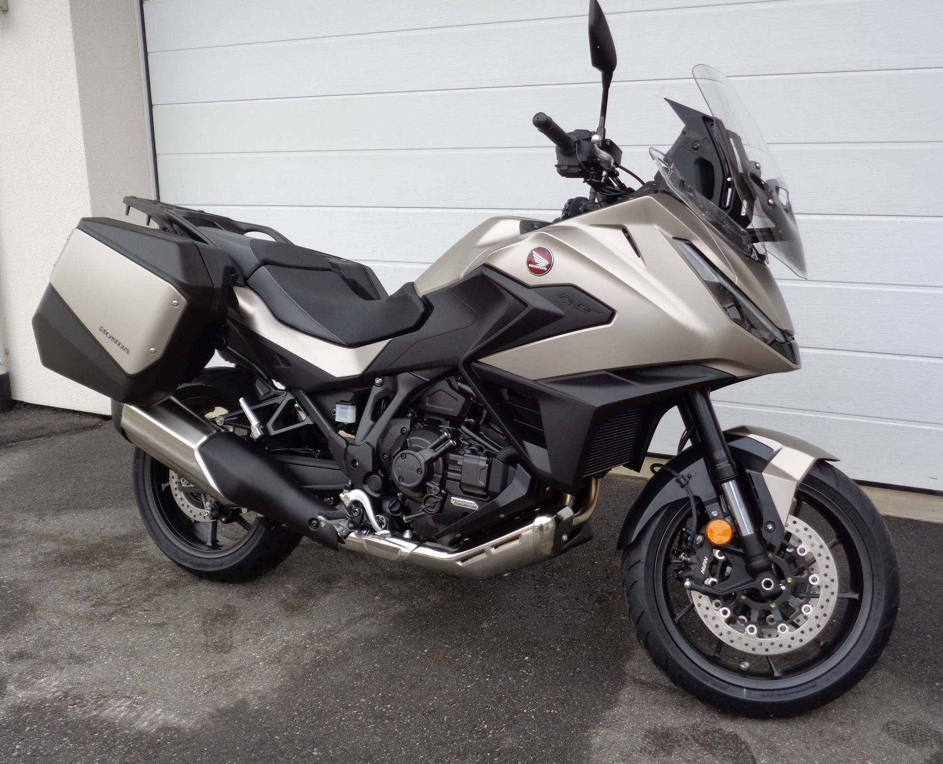 HONDA NT 1100 DCT-showroom-element-3