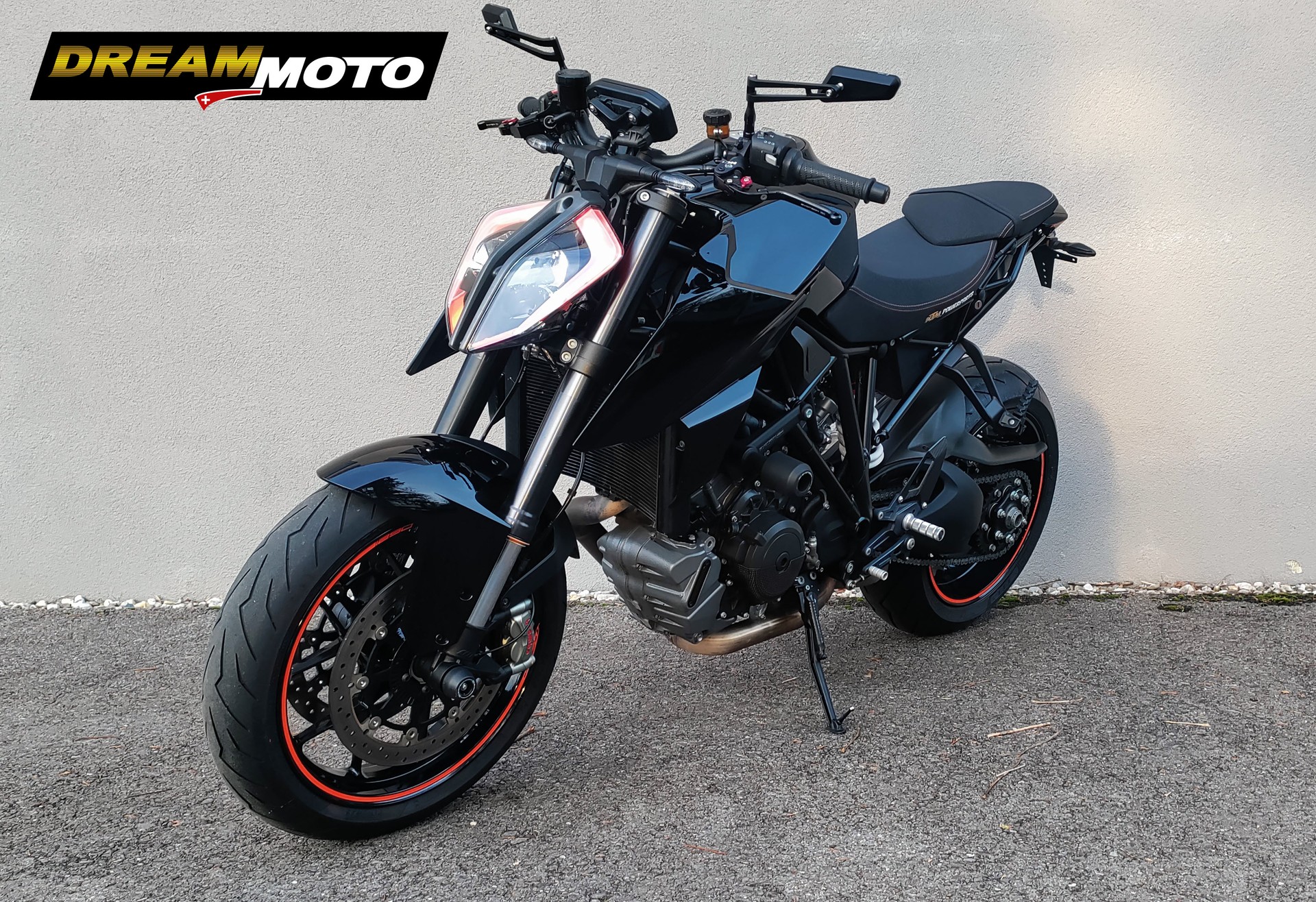 KTM 1290 Super Duke R-showroom-element-2