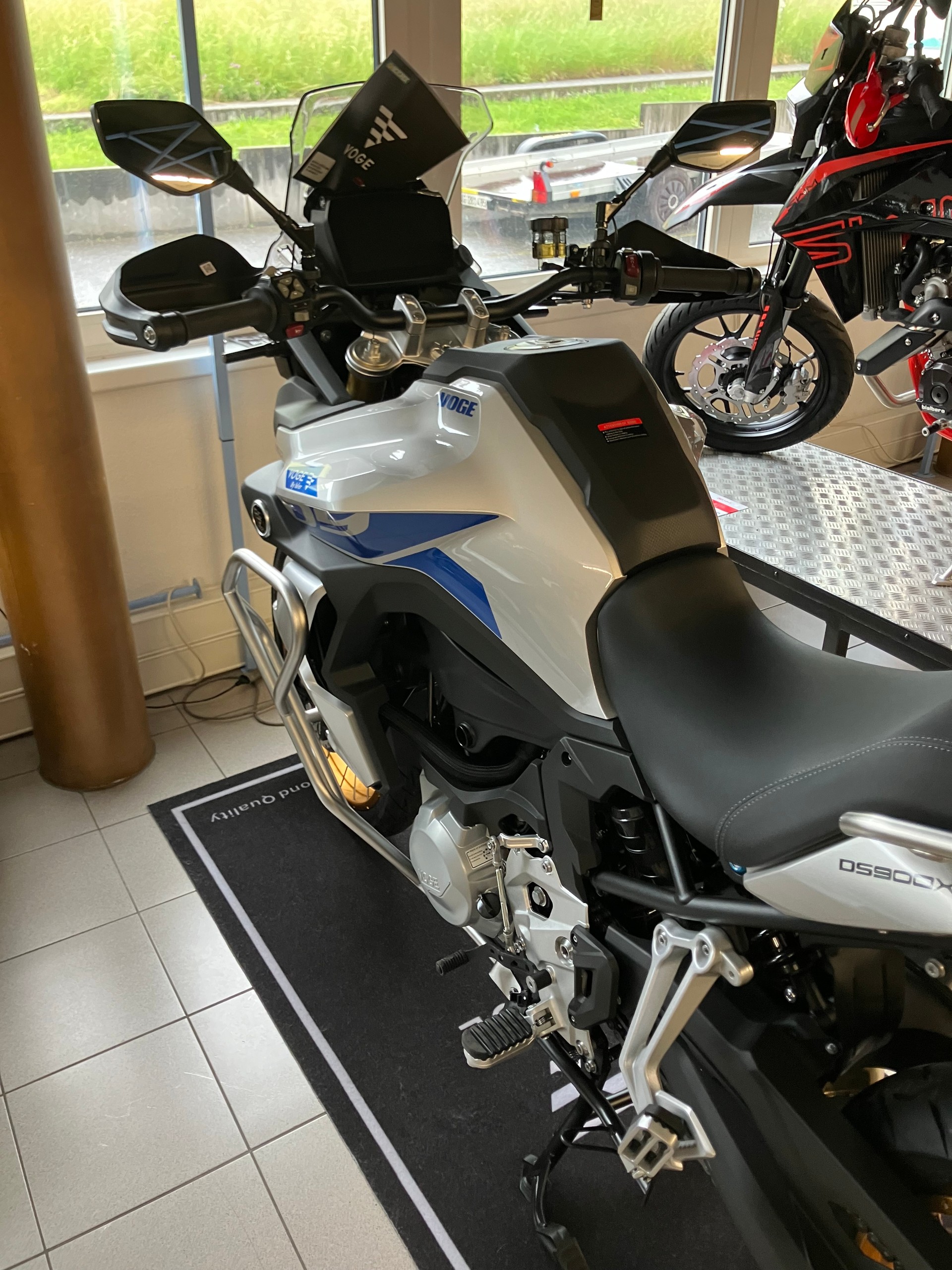 VOGE 900 DSX
