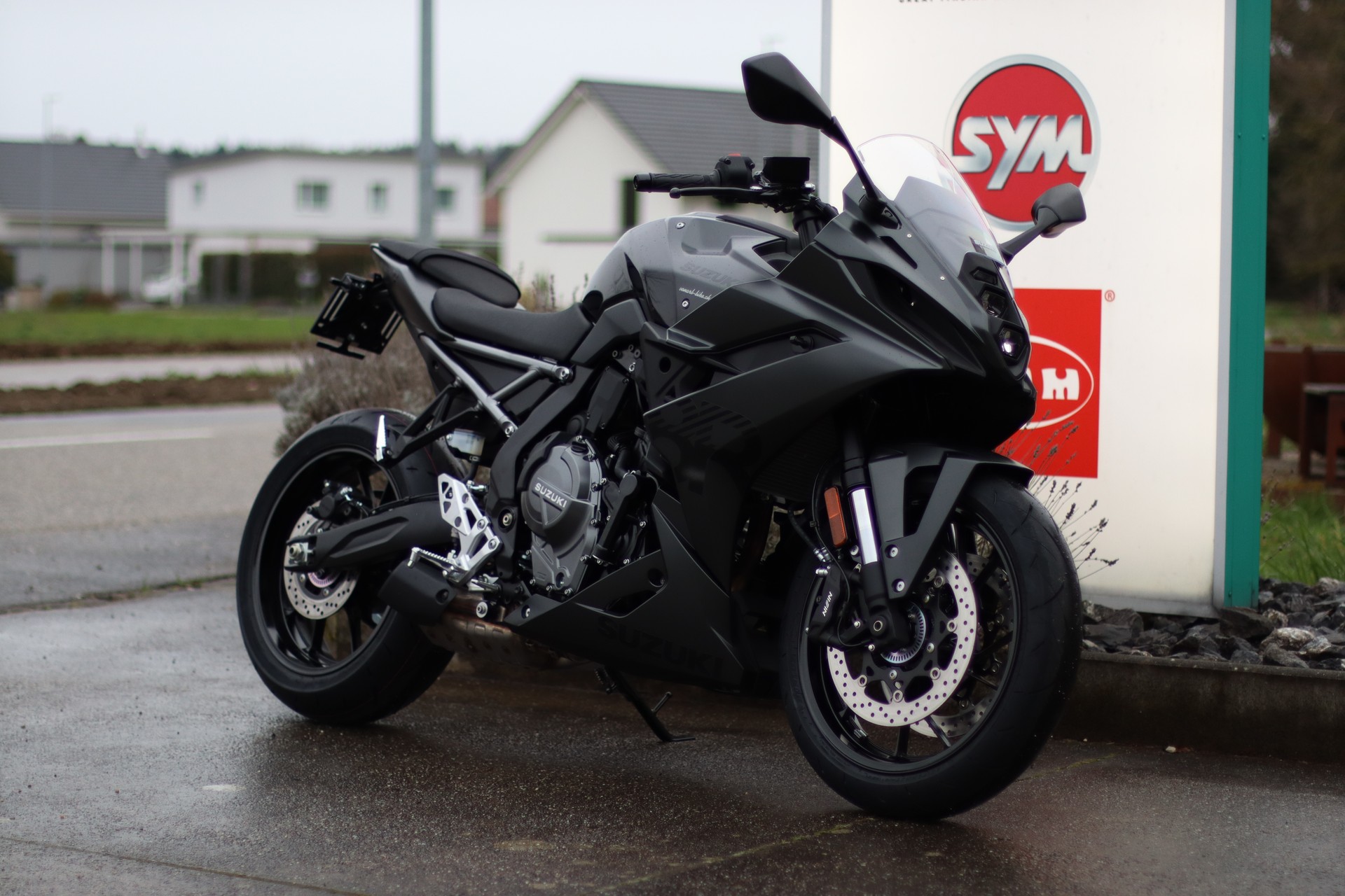 SUZUKI GSX-R 8-image-1