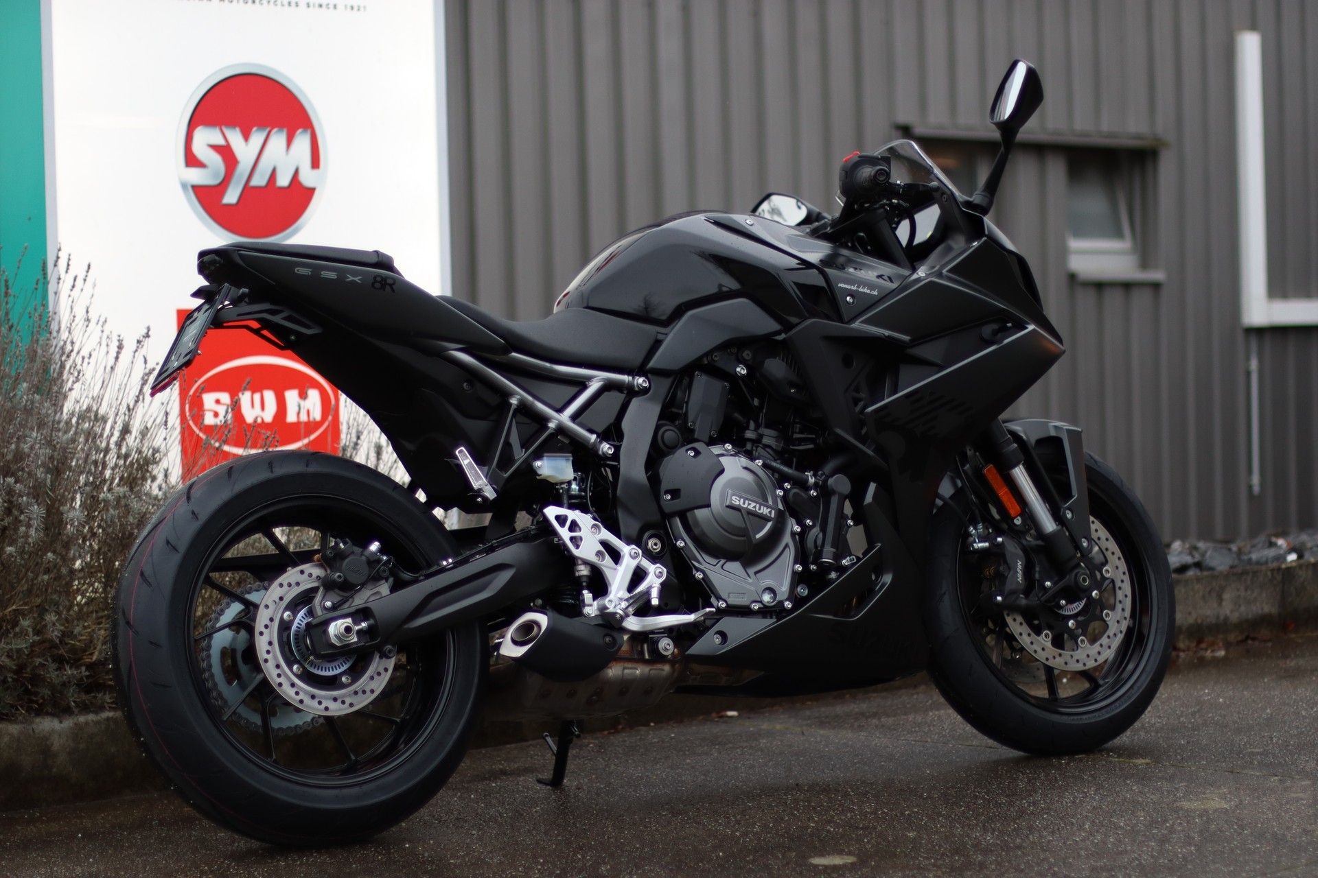 SUZUKI GSX-R 8-image-2