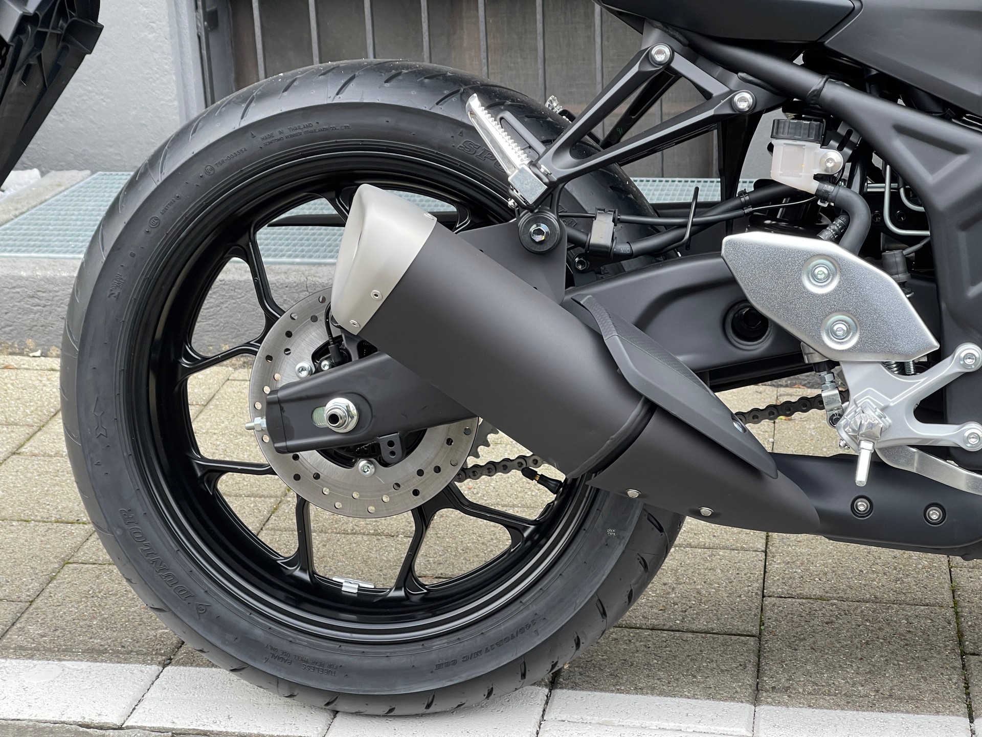 YAMAHA MT-03 2025-showroom-element-3