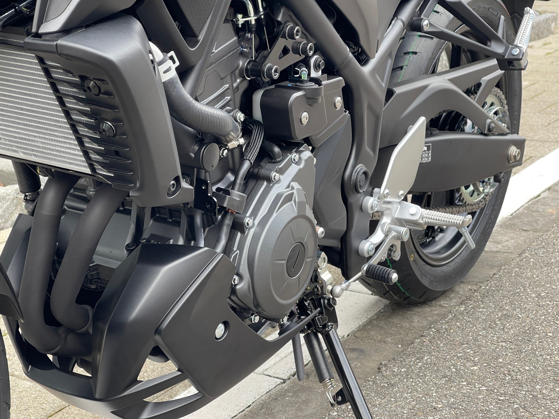 YAMAHA MT-03 2025-showroom-element-1