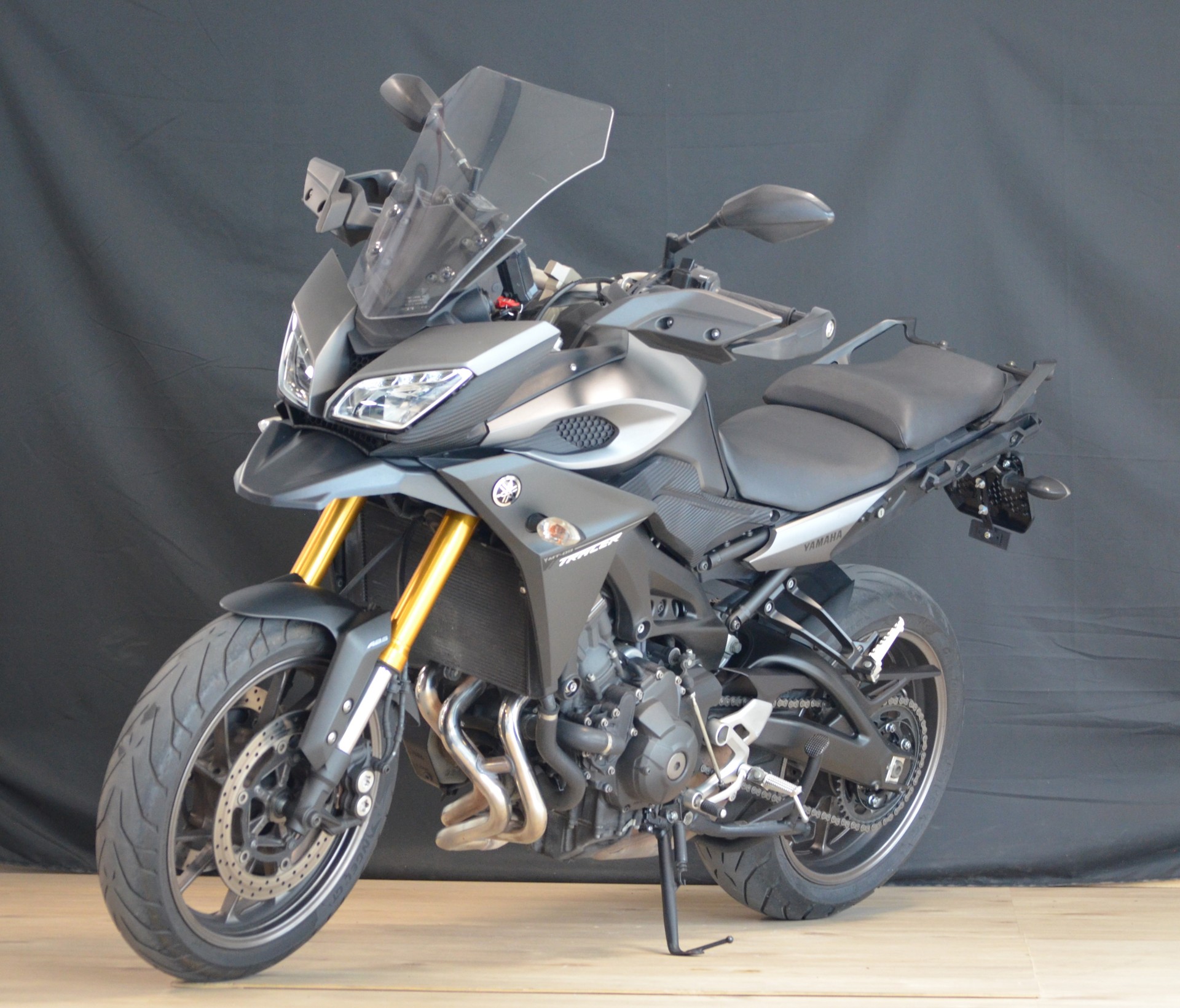 YAMAHA MT-09 ABS Tracer-showroom-element-1