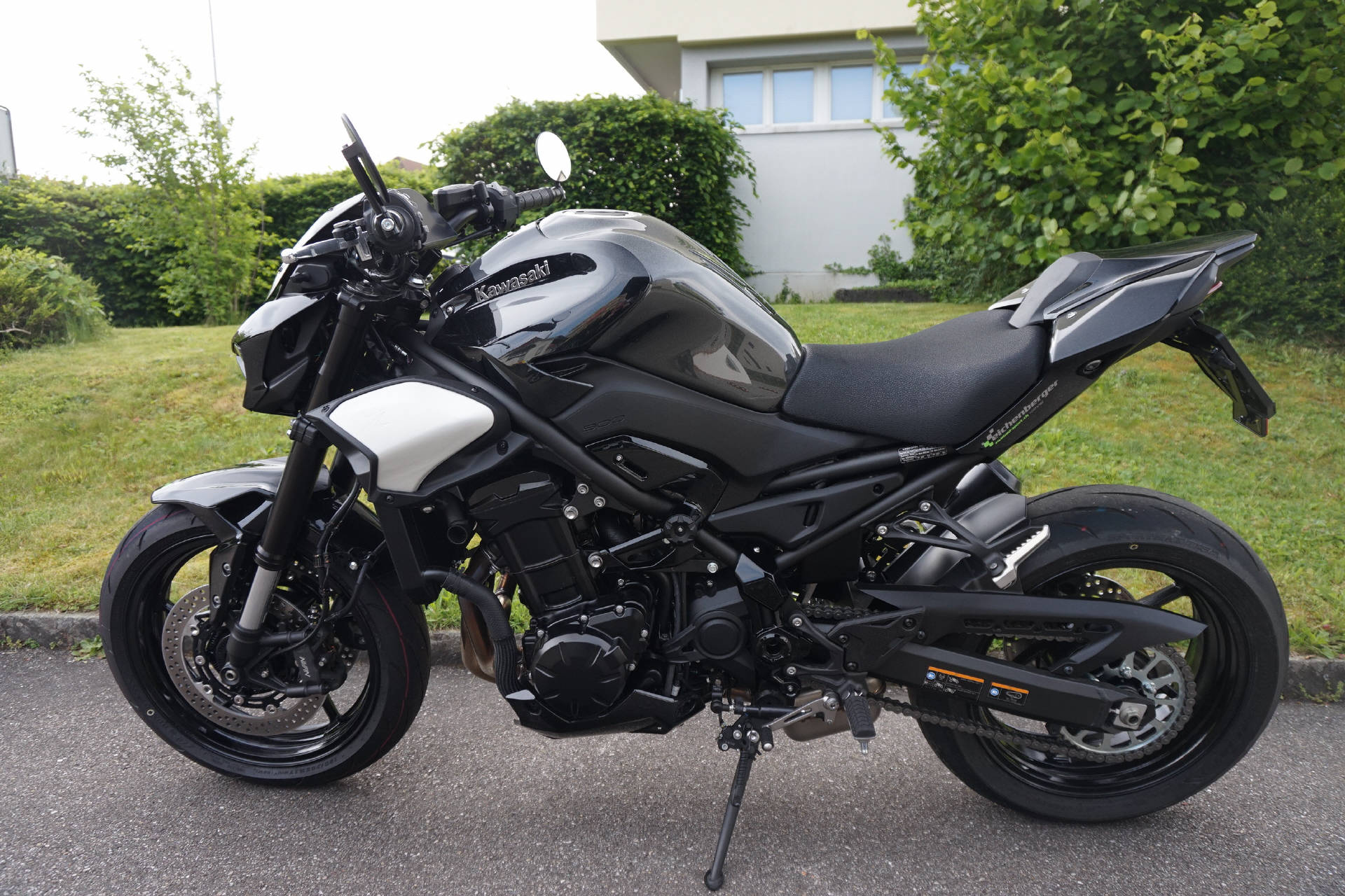 KAWASAKI Z 900 ABS Leovinci LV10 Full Black Edition Auspuff-showroom-element-1