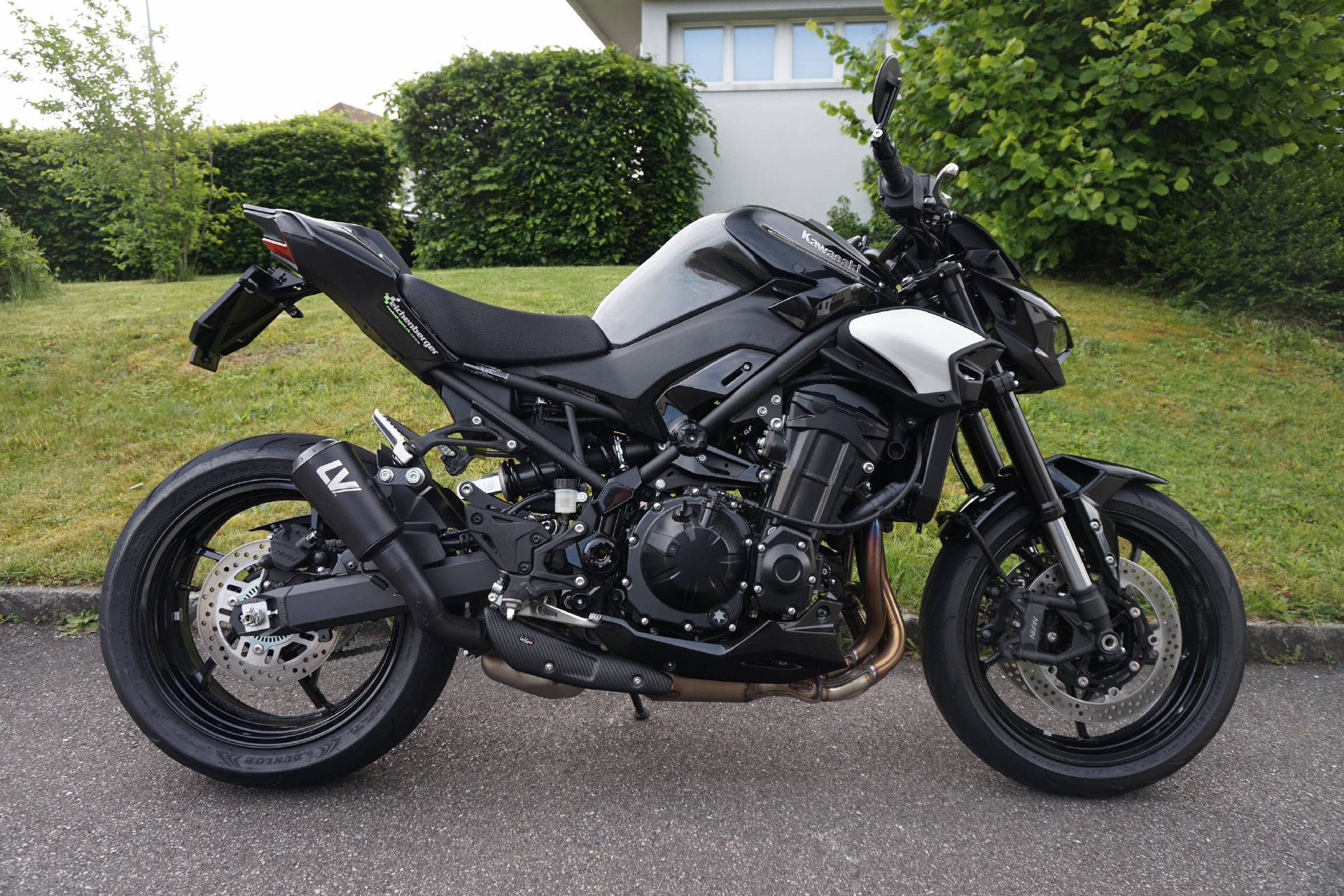 KAWASAKI Z 900 ABS Leovinci LV10 Full Black Edition Auspuff-showroom-element-3