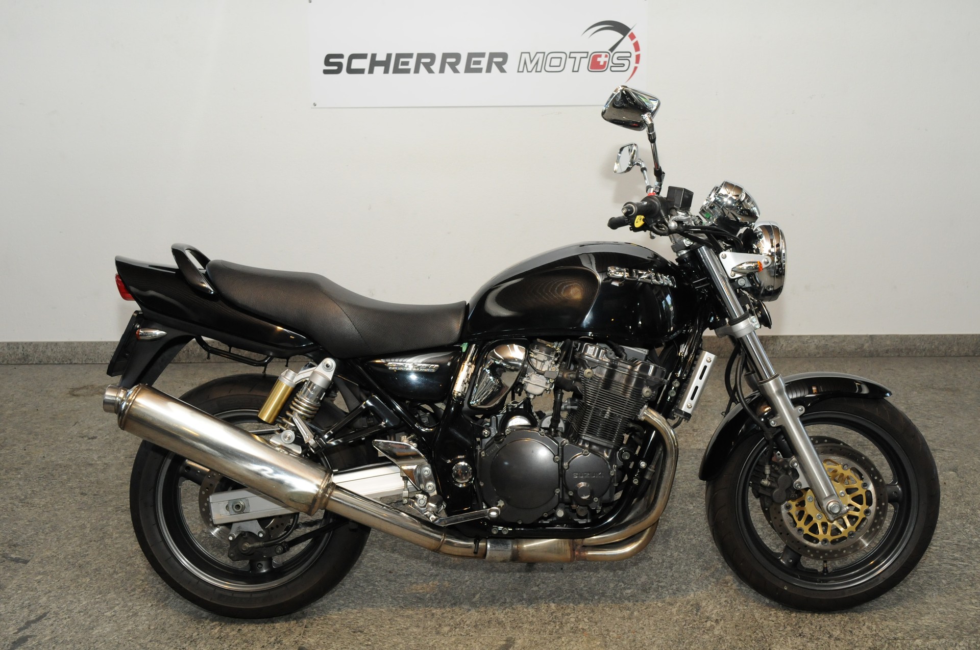 SUZUKI GSX 750 Inazuma