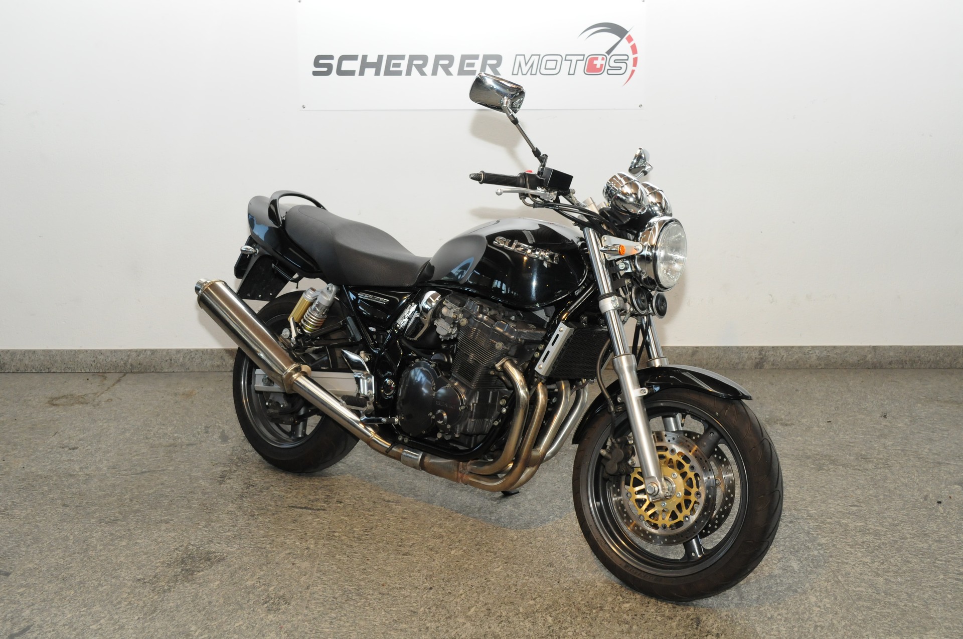 SUZUKI GSX 750 Inazuma-showroom-element-1