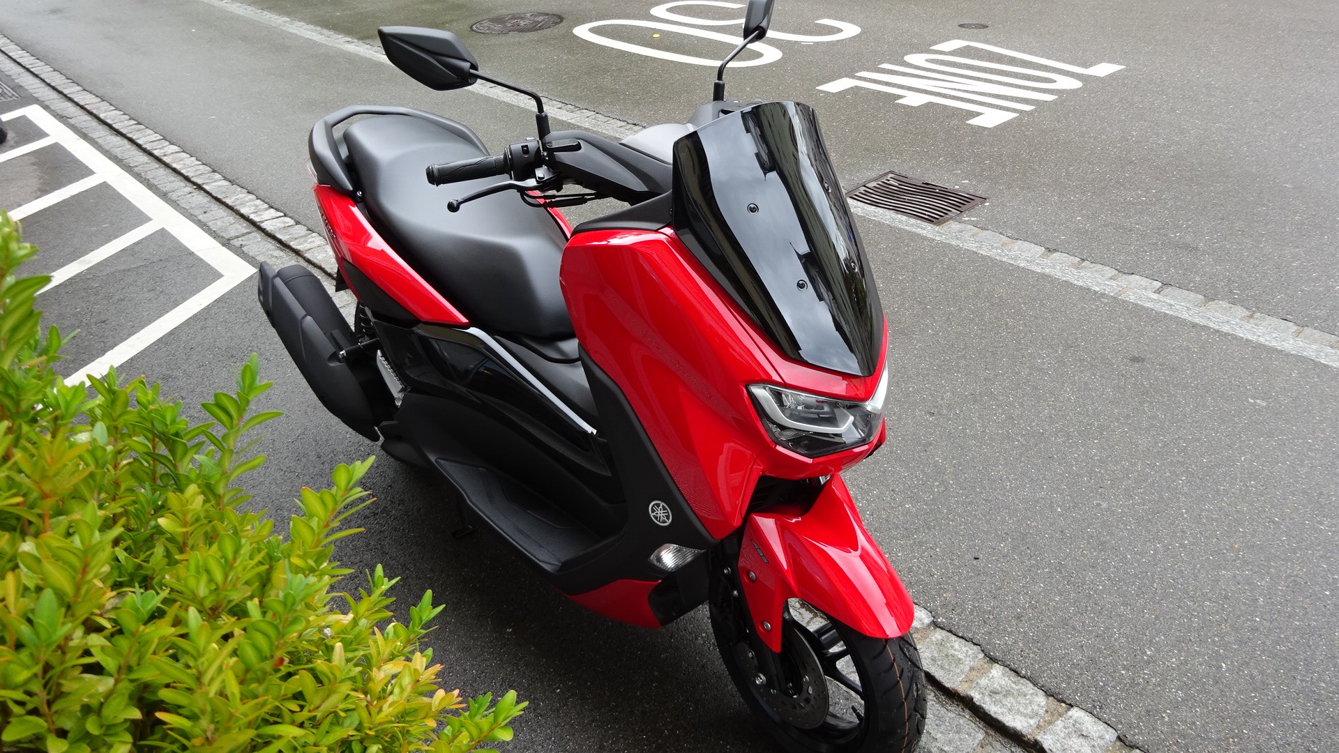 YAMAHA N-Max GPD 125-showroom-element-2