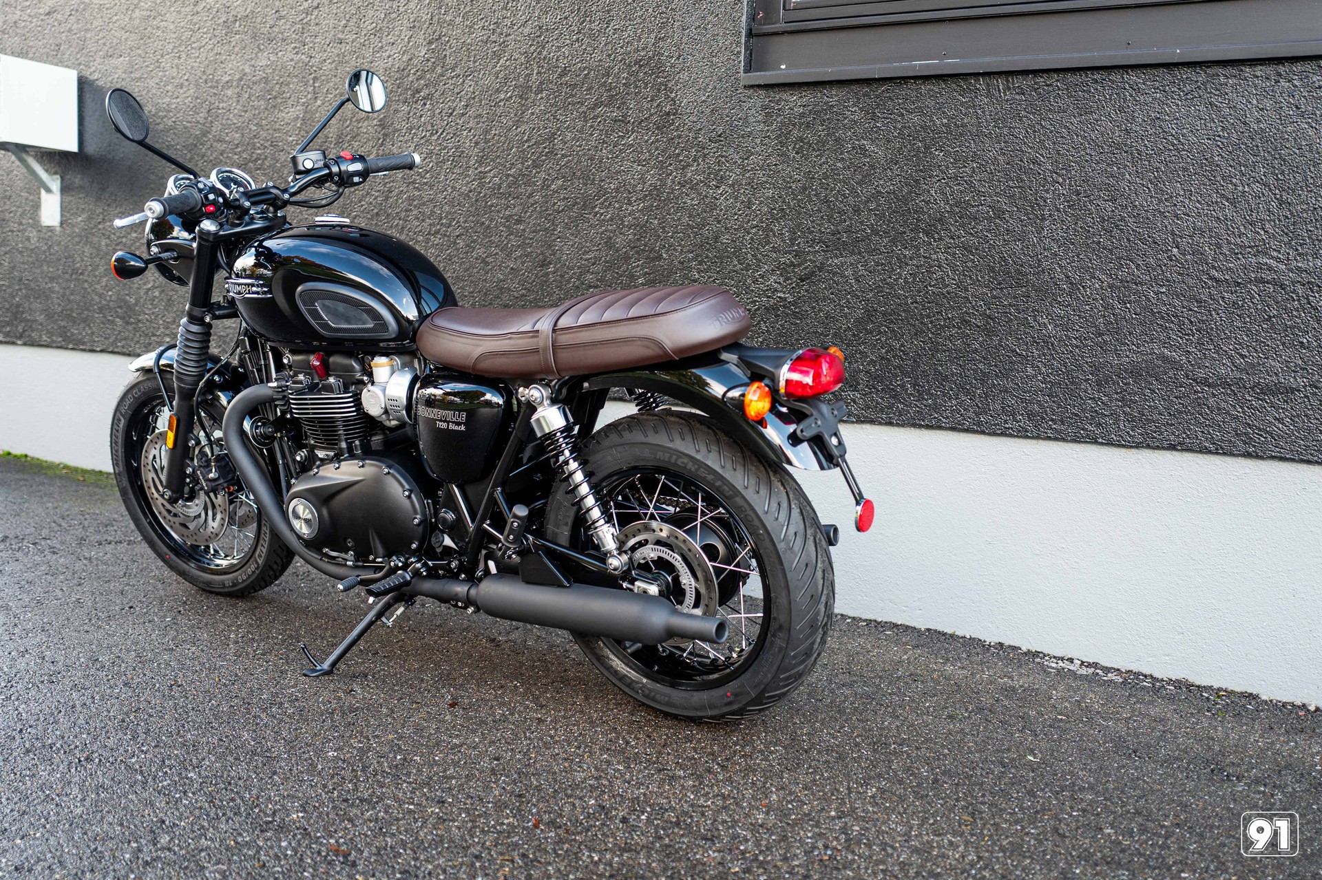 TRIUMPH Bonneville T120 Black-image-3