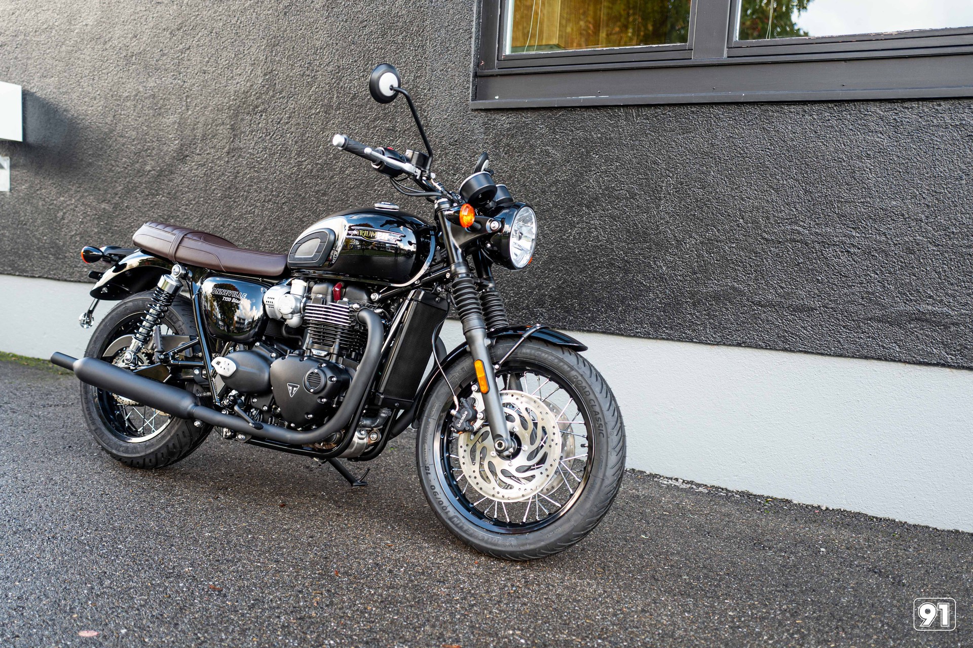 TRIUMPH Bonneville T120 Black-image-1