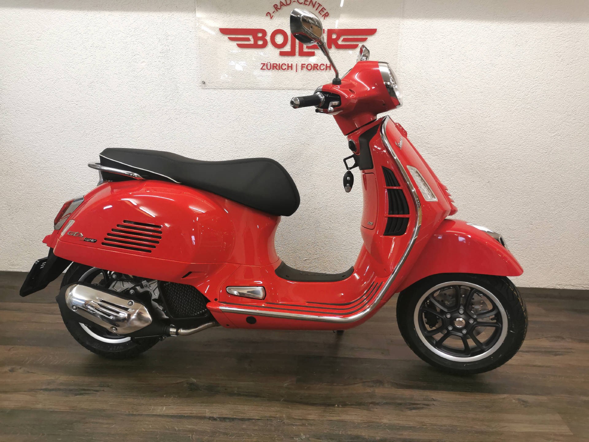 PIAGGIO Vespa GTS 125 Super ABS-showroom-element-1