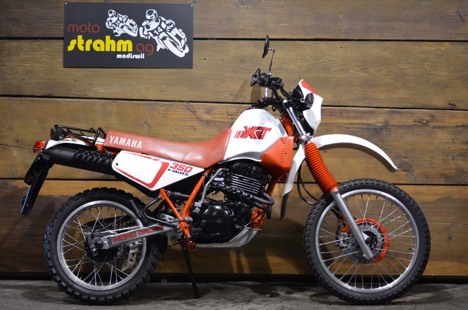 YAMAHA XT 350-showroom-element-1