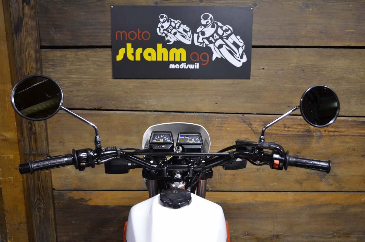 YAMAHA XT 350-showroom-element-2