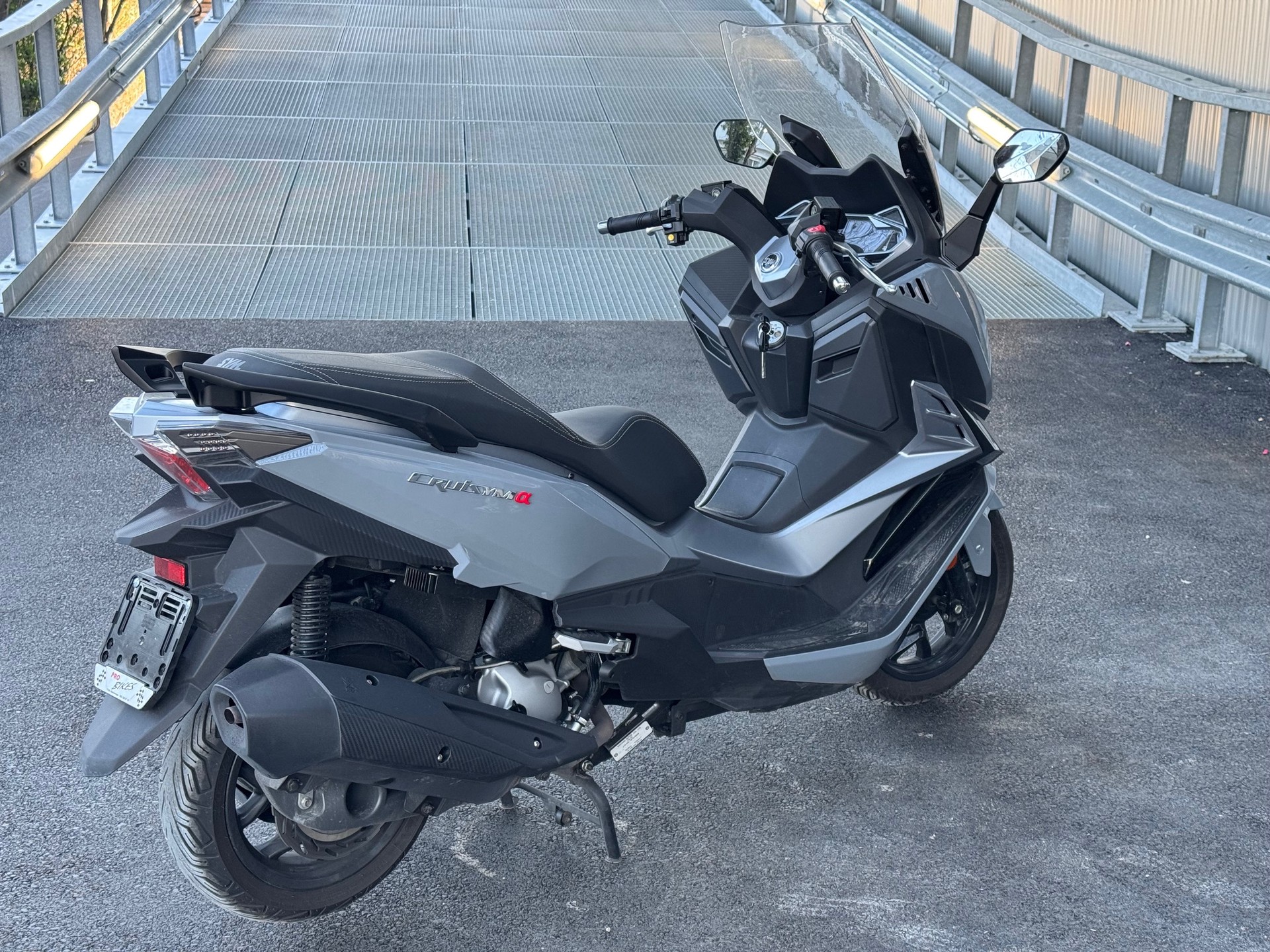 SYM Cruisym 300 i-showroom-element-1