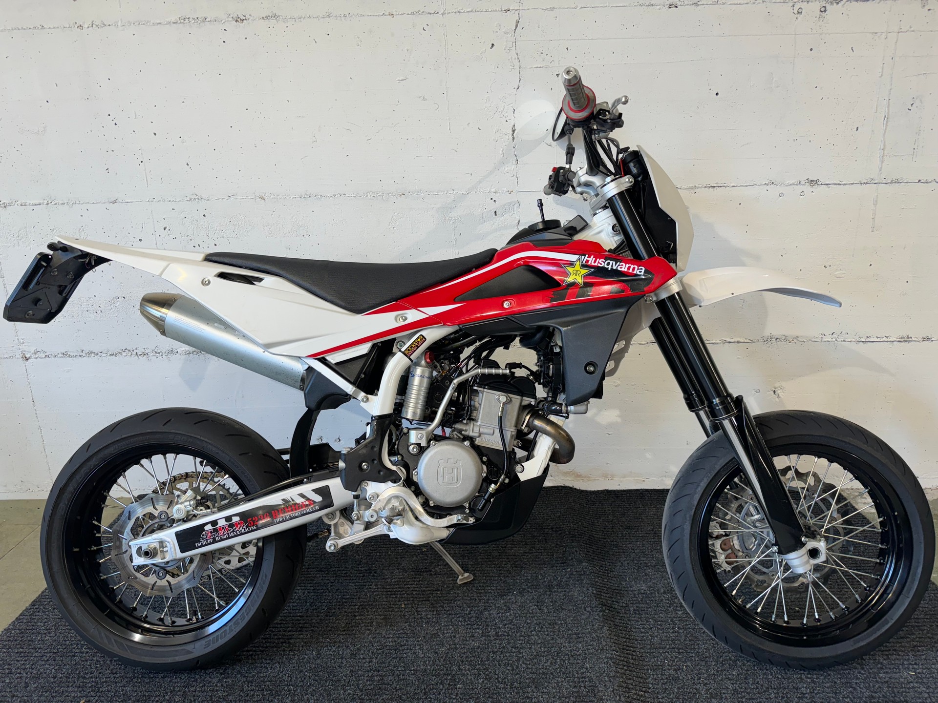 HUSQVARNA TE 250i-showroom-element-3