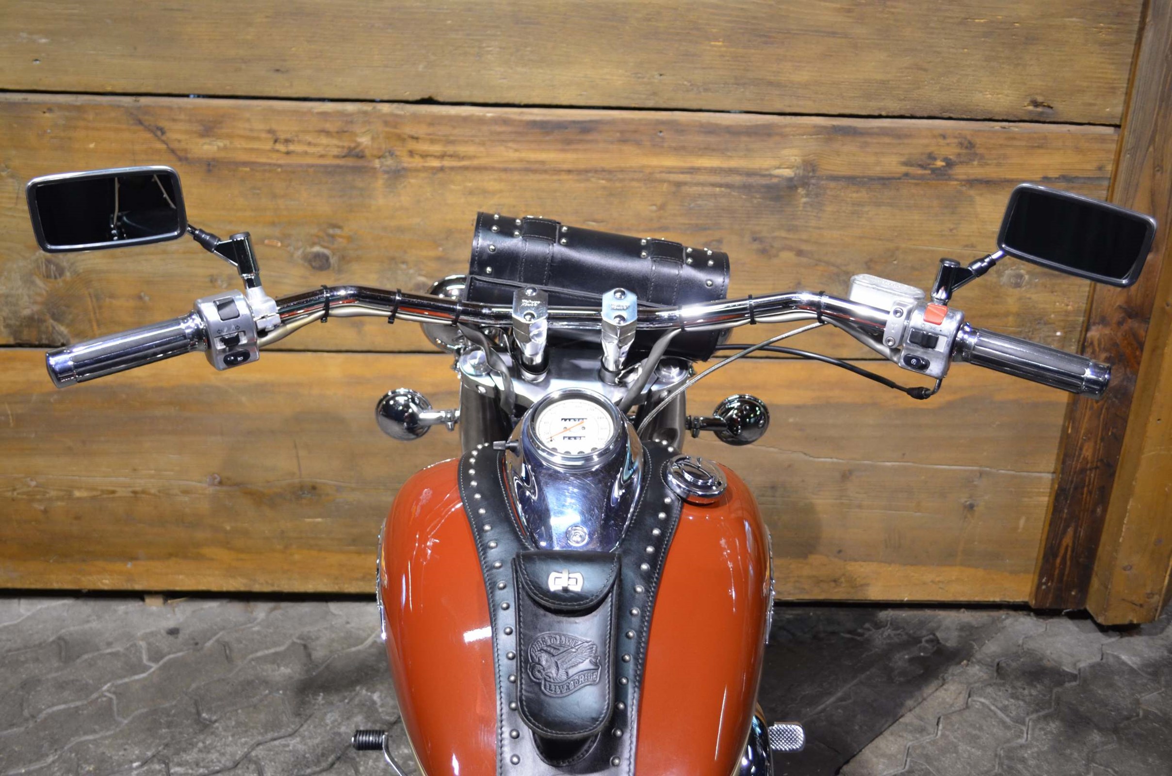 YAMAHA XVS 650-showroom-element-2