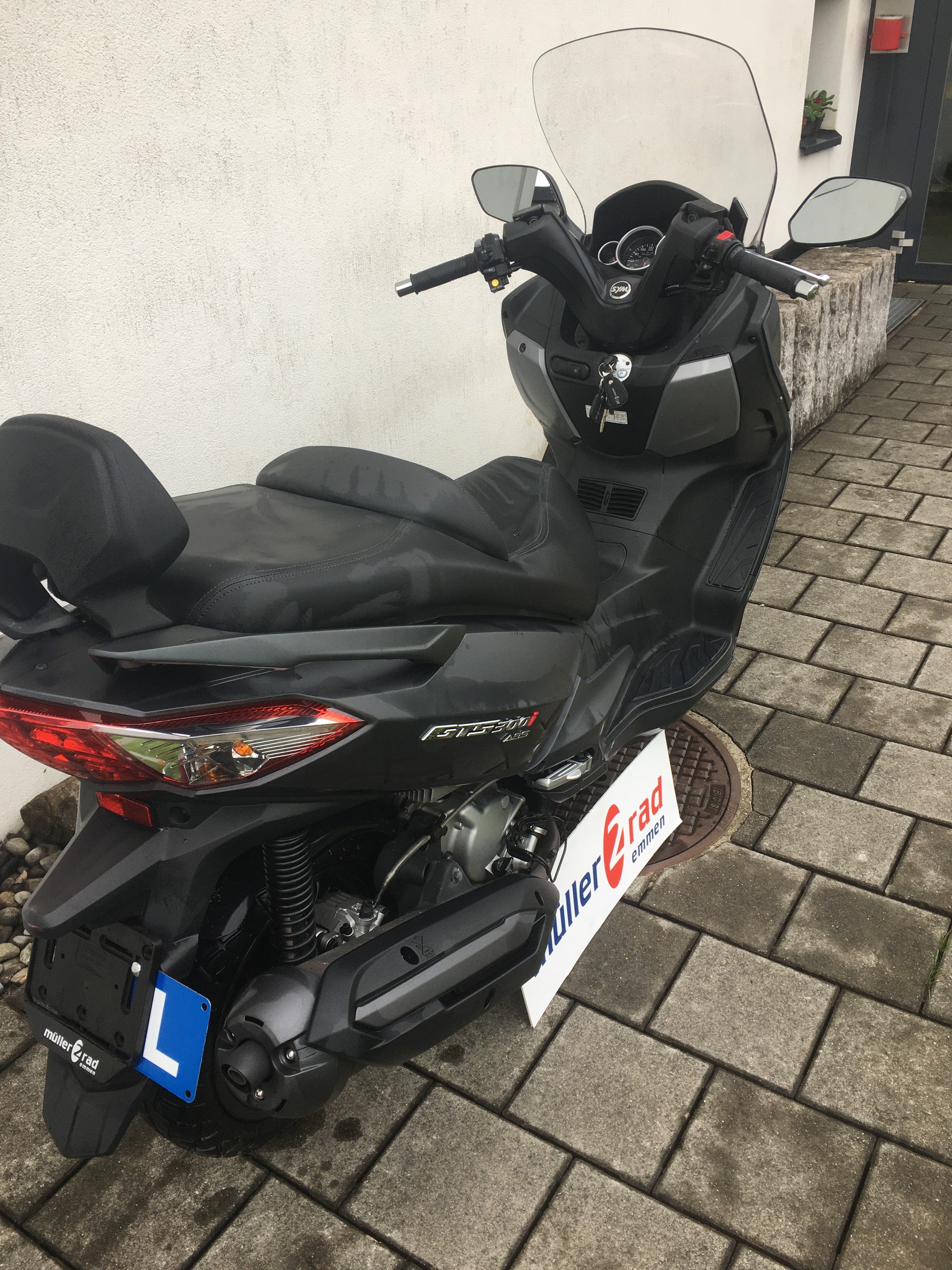 SYM GTS 300 i ABS-showroom-element-2