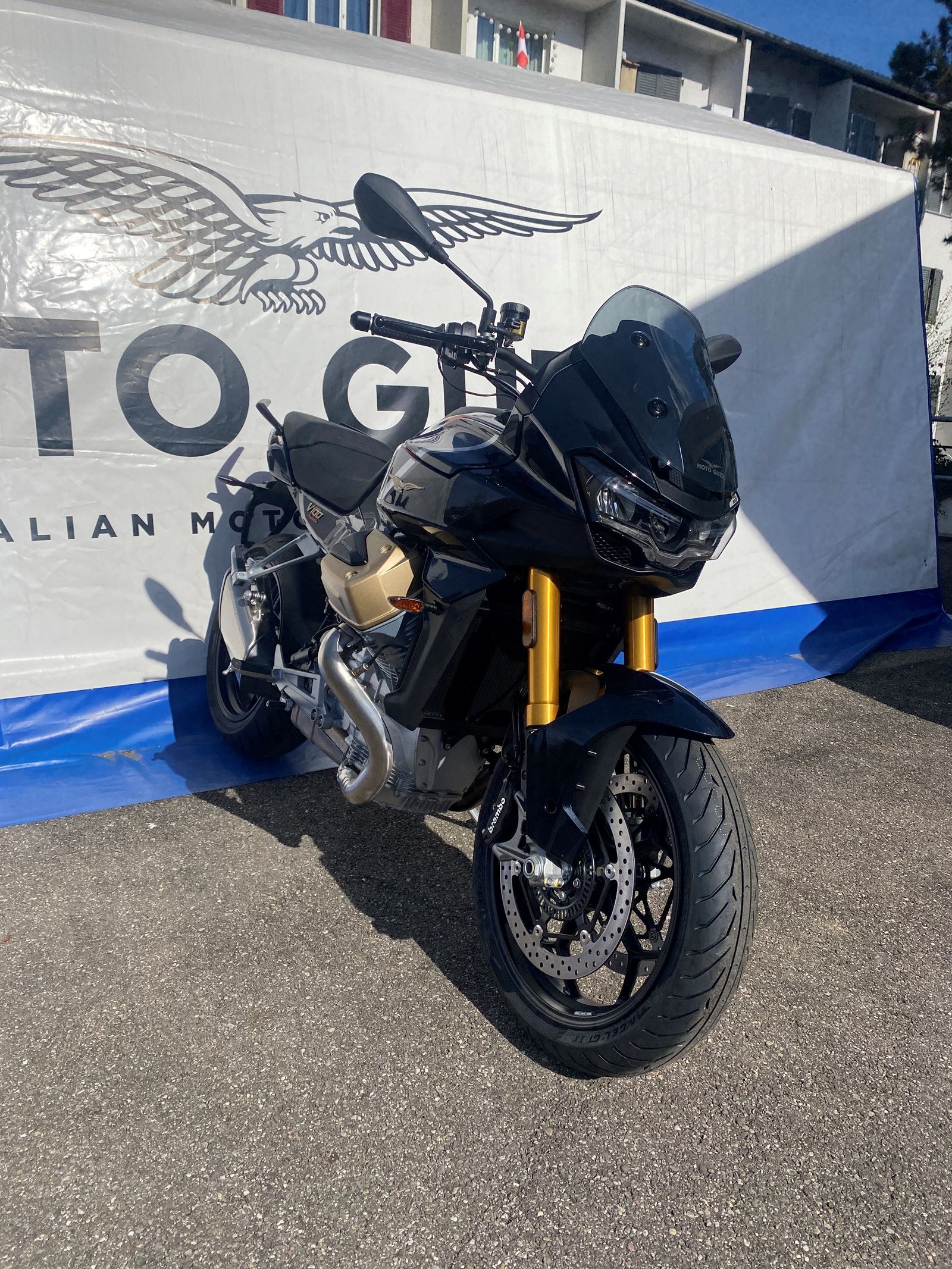 MOTO GUZZI V100 Mandello S-showroom-element-3