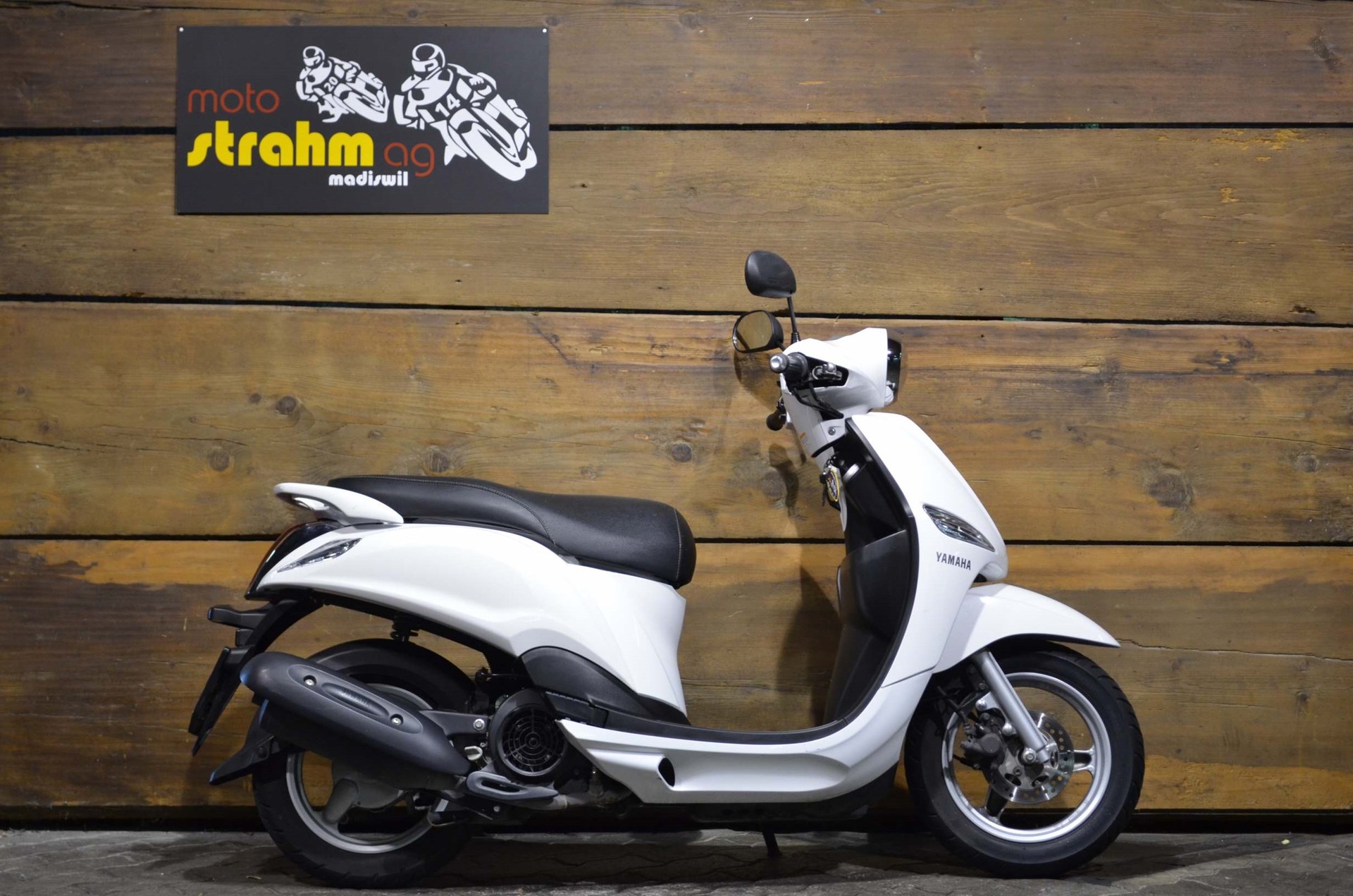 YAMAHA XC D'elight 115-showroom-element-1