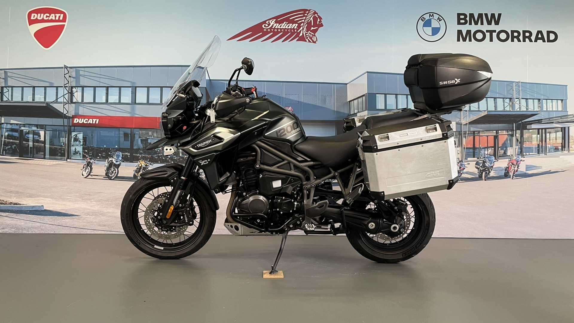 TRIUMPH Tiger 1200 XCA-showroom-element-3
