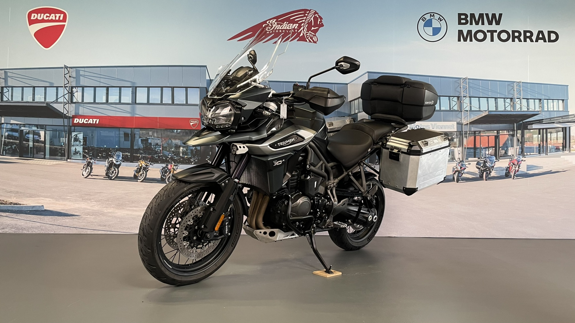 TRIUMPH Tiger 1200 XCA-showroom-element-2