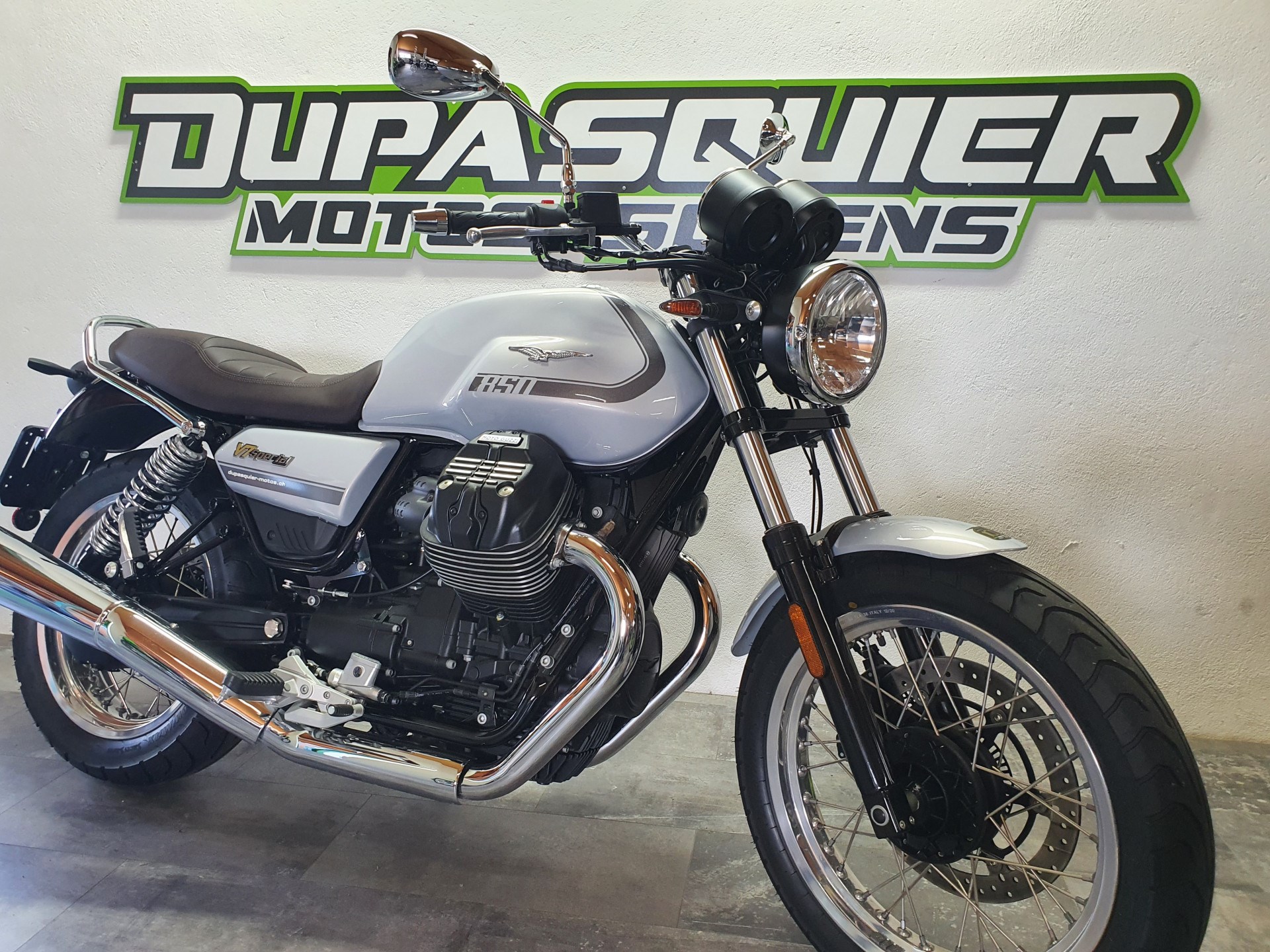 MOTO GUZZI V7 850 Special-showroom-element-1