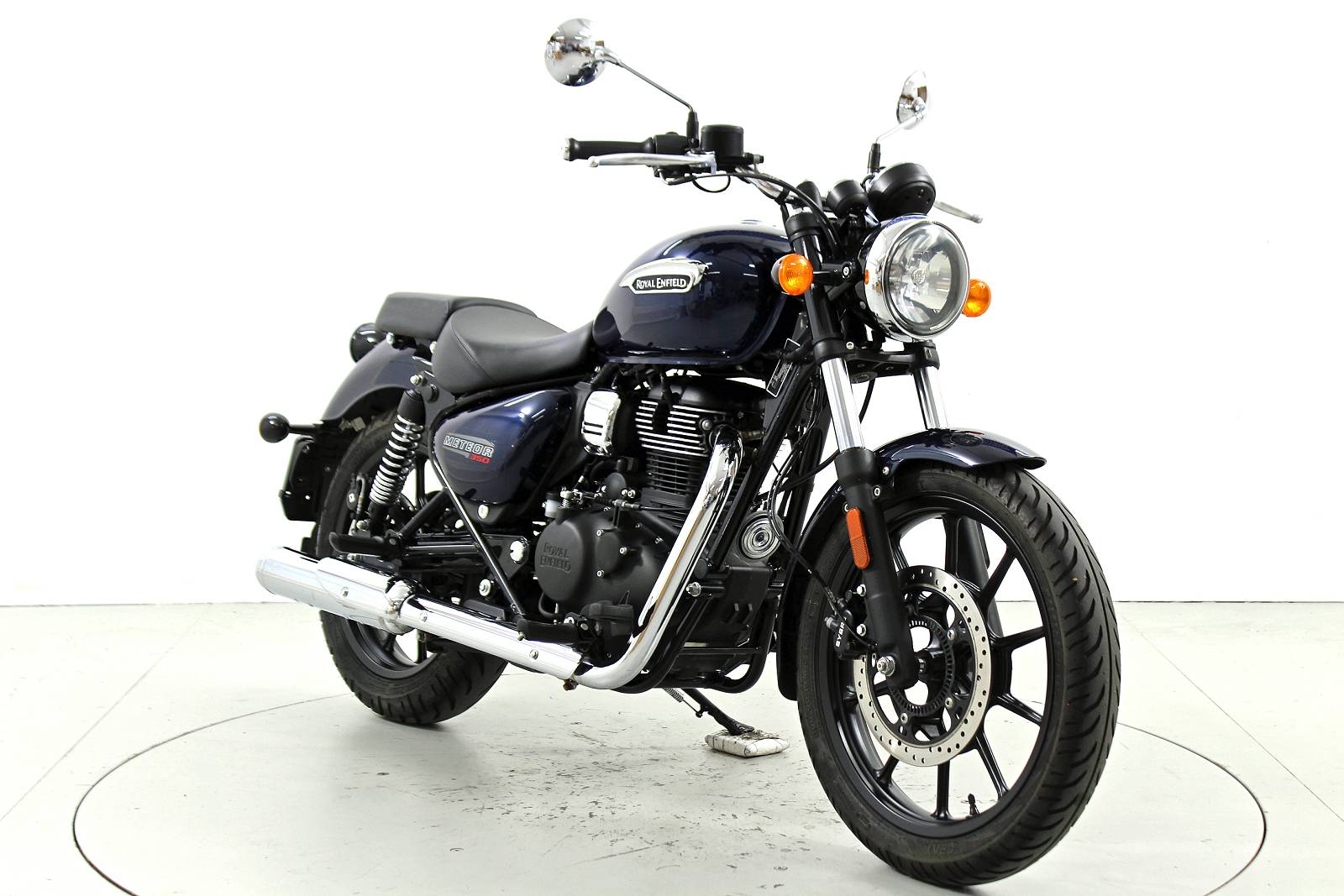 ROYAL ENFIELD METEOR 350-showroom-element-1
