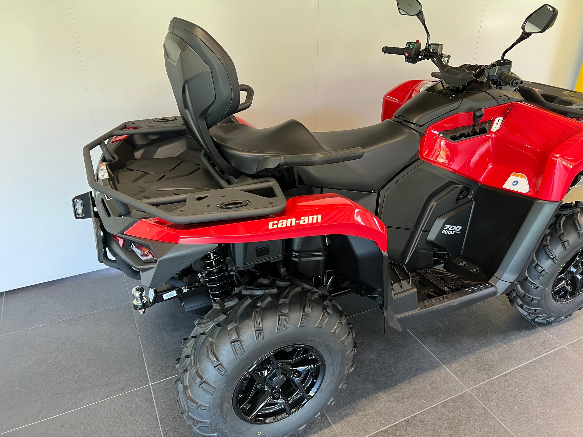 CAN-AM Outlander 700 MAX DPS ABS T-image-9