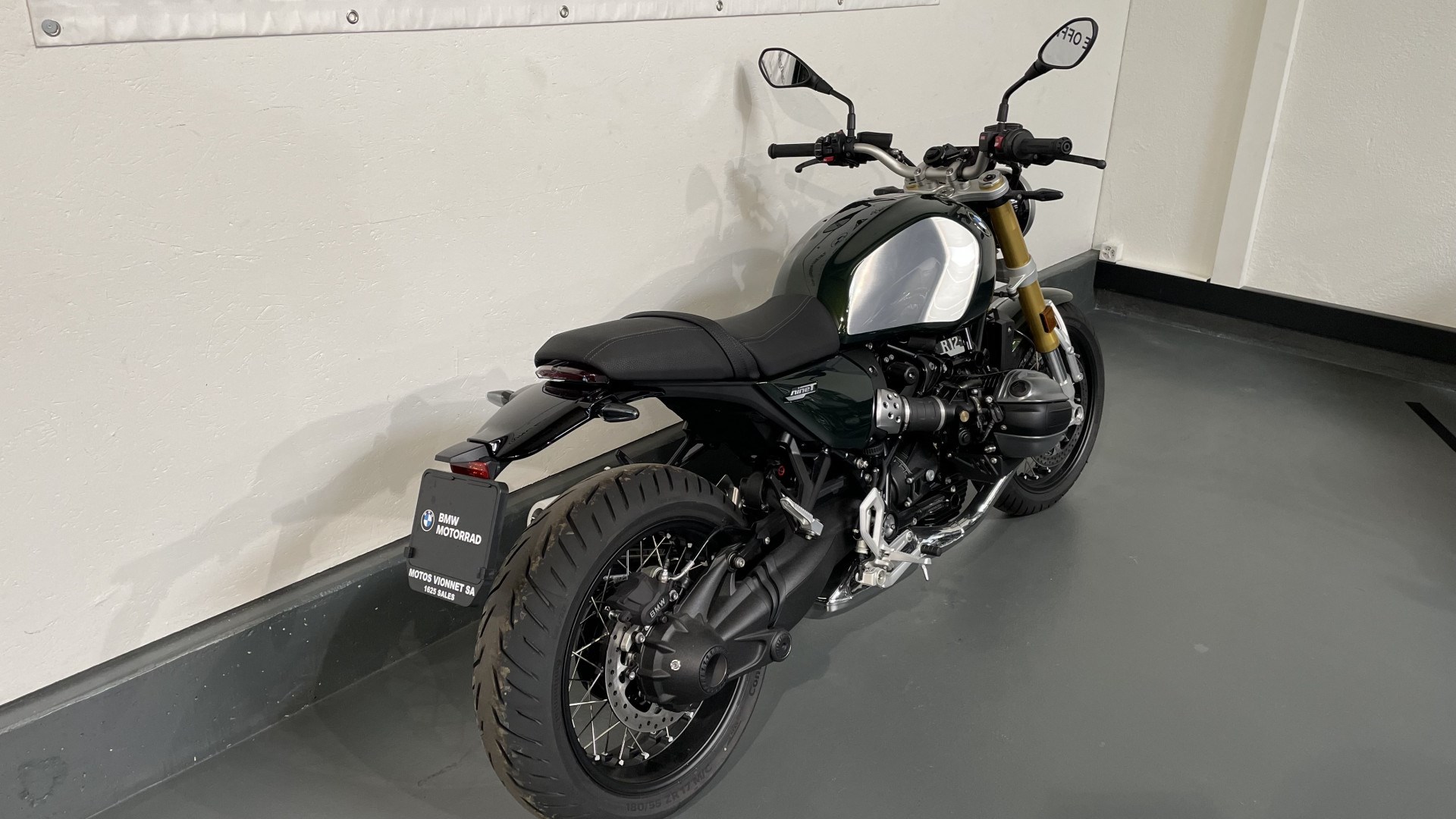 BMW R 12 nineT CHF 1'600 de prime inclus jusqu'au 30.06.2025-showroom-element-2