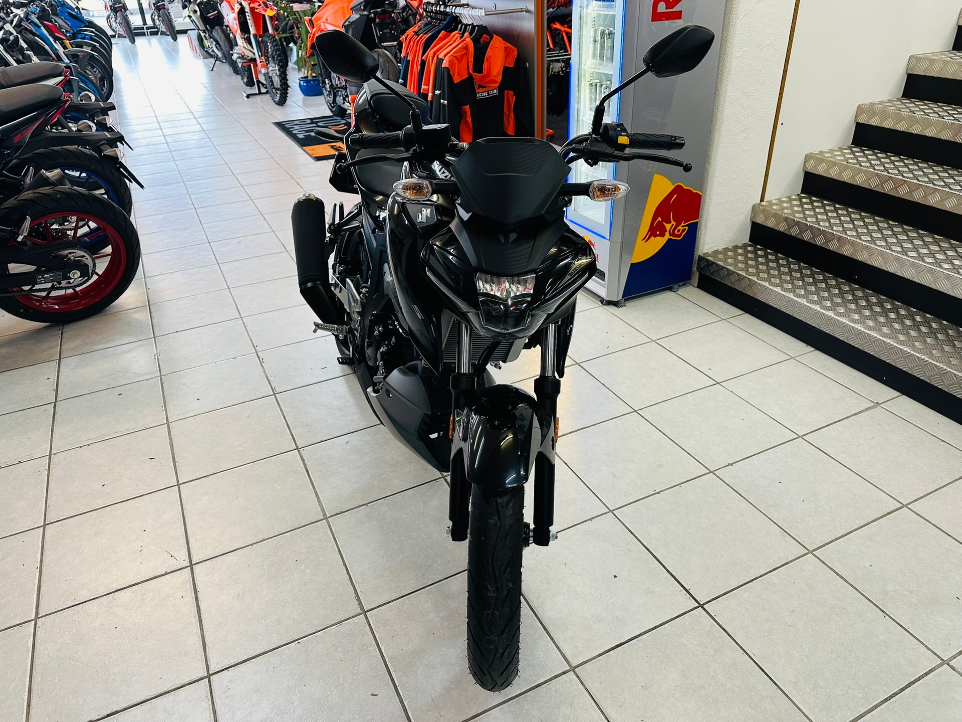 SUZUKI GSX-S 125-showroom-element-1