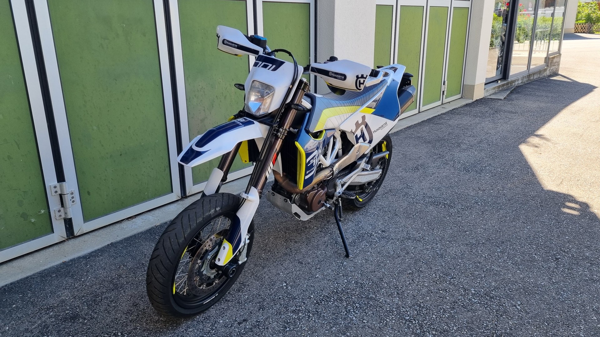 HUSQVARNA 701 Supermoto