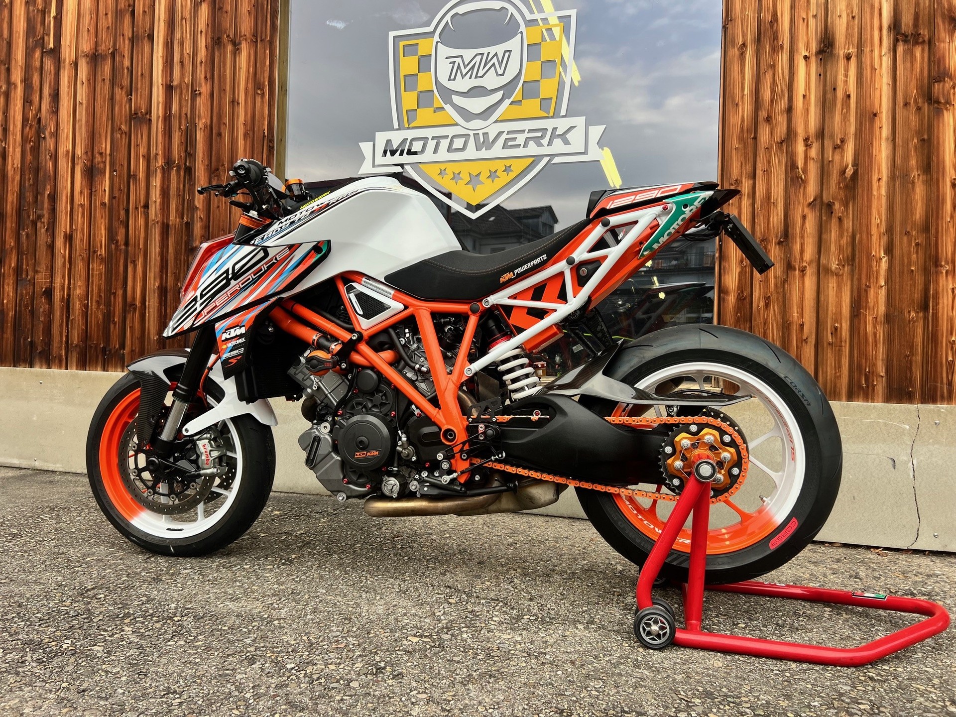 KTM 1290 Super Duke R-image-6