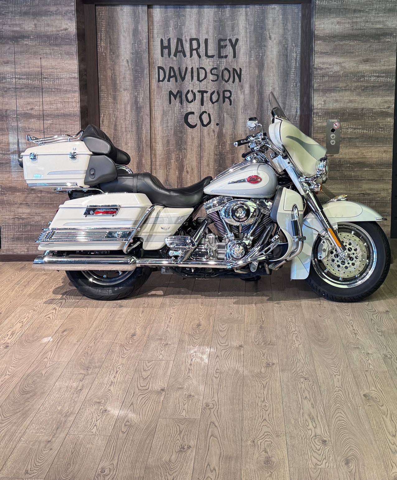 HARLEY-DAVIDSON FLHTCUSE3 Electra Glide Ultra Classic CVO ABS