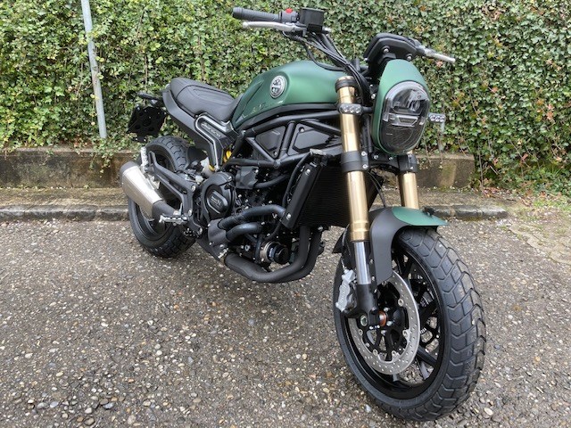 BENELLI Leoncino 800-showroom-element-2