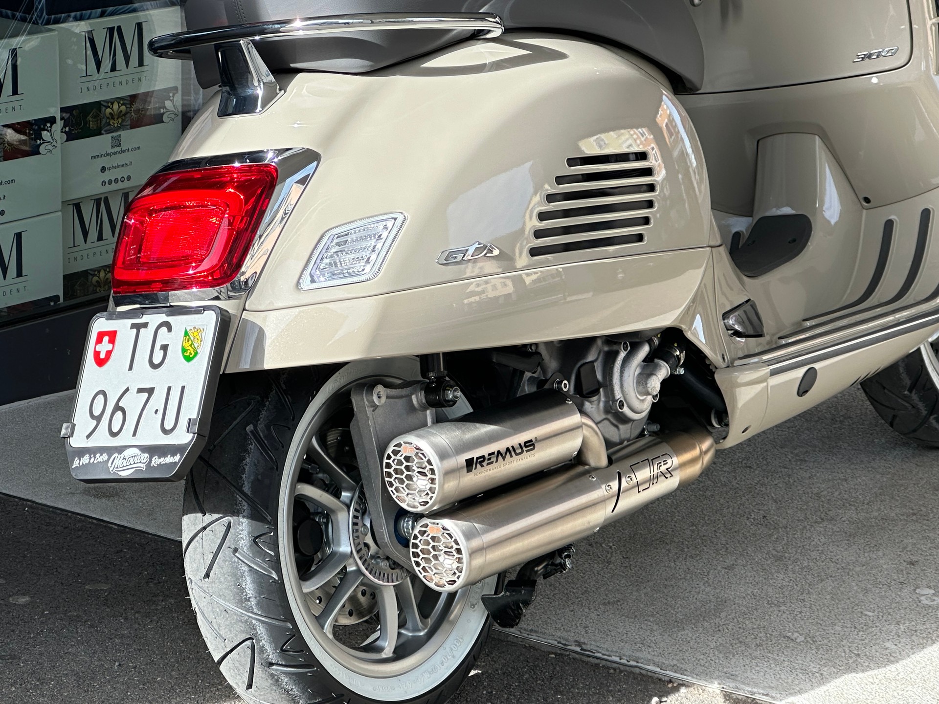 PIAGGIO Vespa GTS 300 ABS-image-3