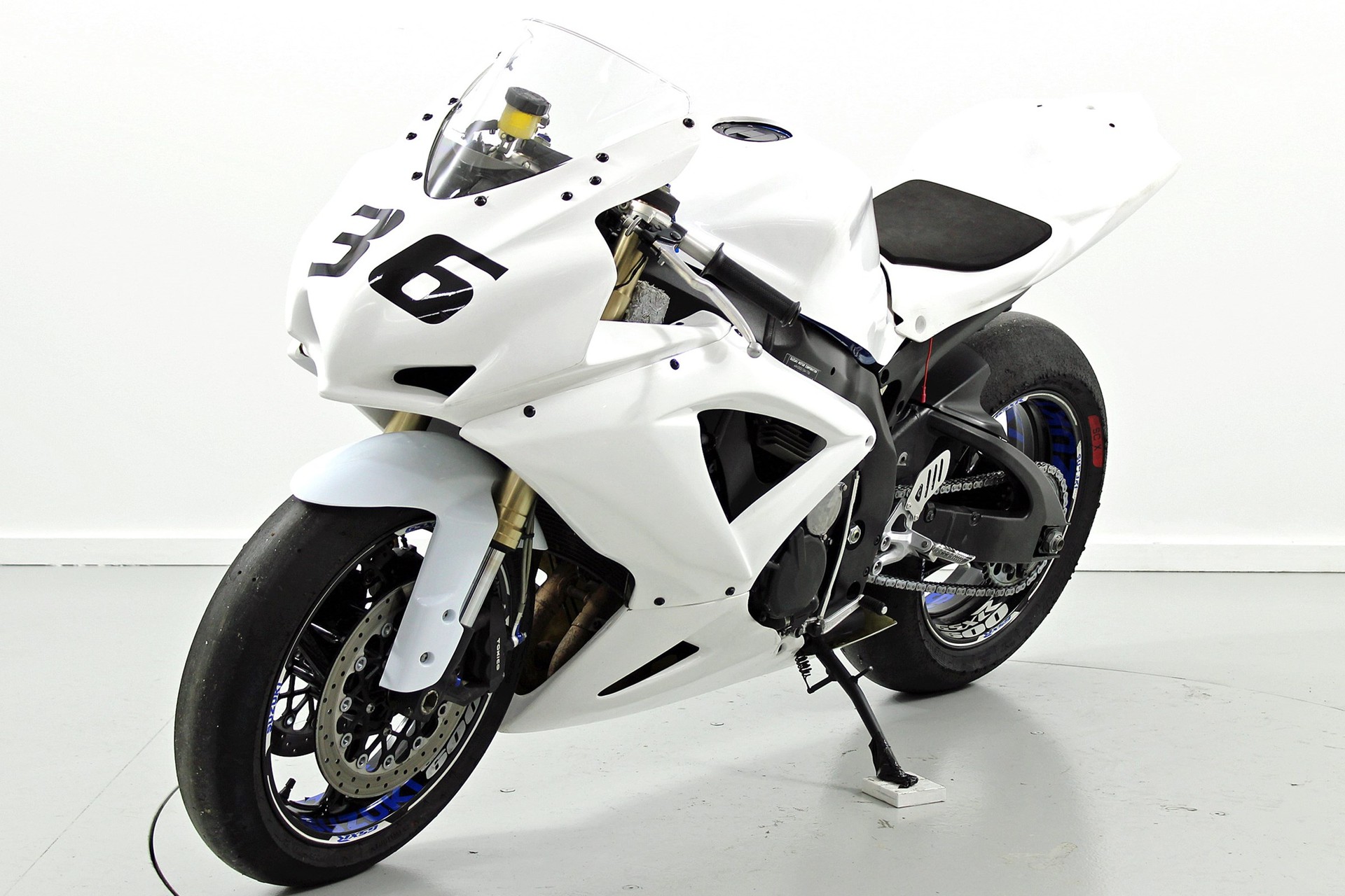 SUZUKI GSX-R 600 Racing-showroom-element-2