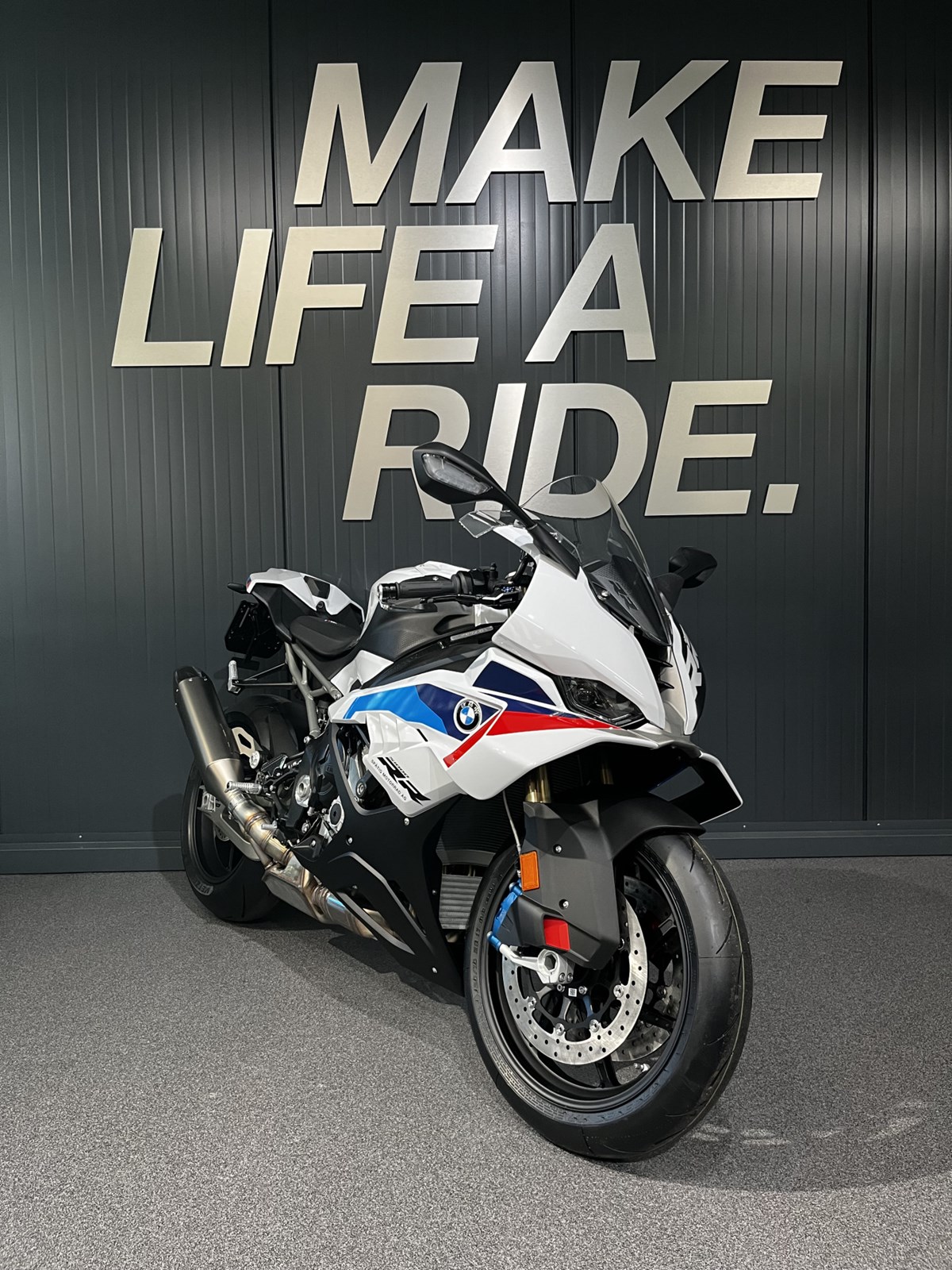 BMW S 1000 RR M-image-1