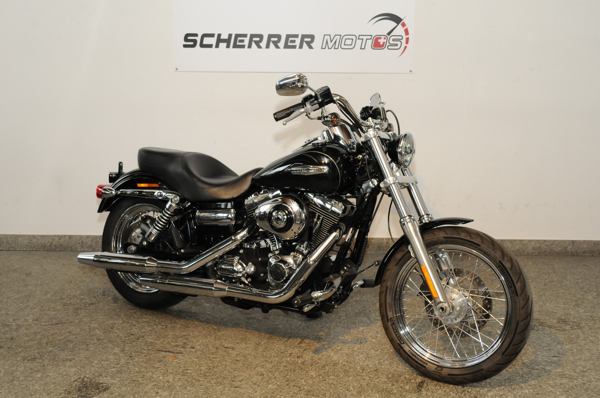 HARLEY-DAVIDSON FXDCI Dyna Super Glide Custom-showroom-element-1