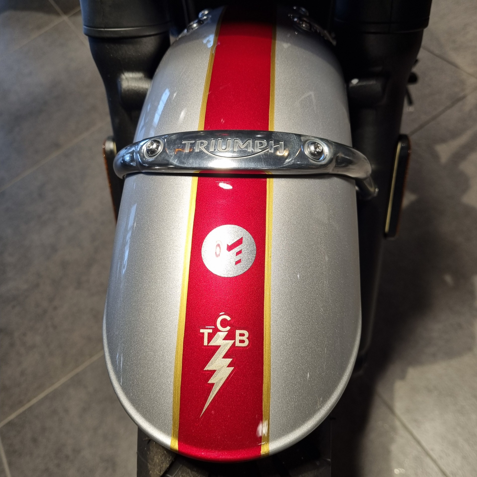 TRIUMPH Bonneville T120 Special Edition-showroom-element-3