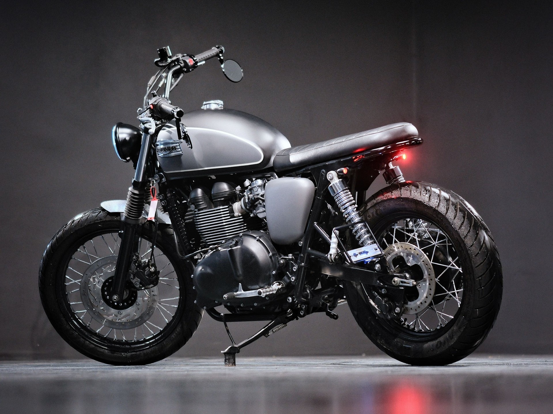 TRIUMPH Bonneville 900 i T 100-showroom-element-3
