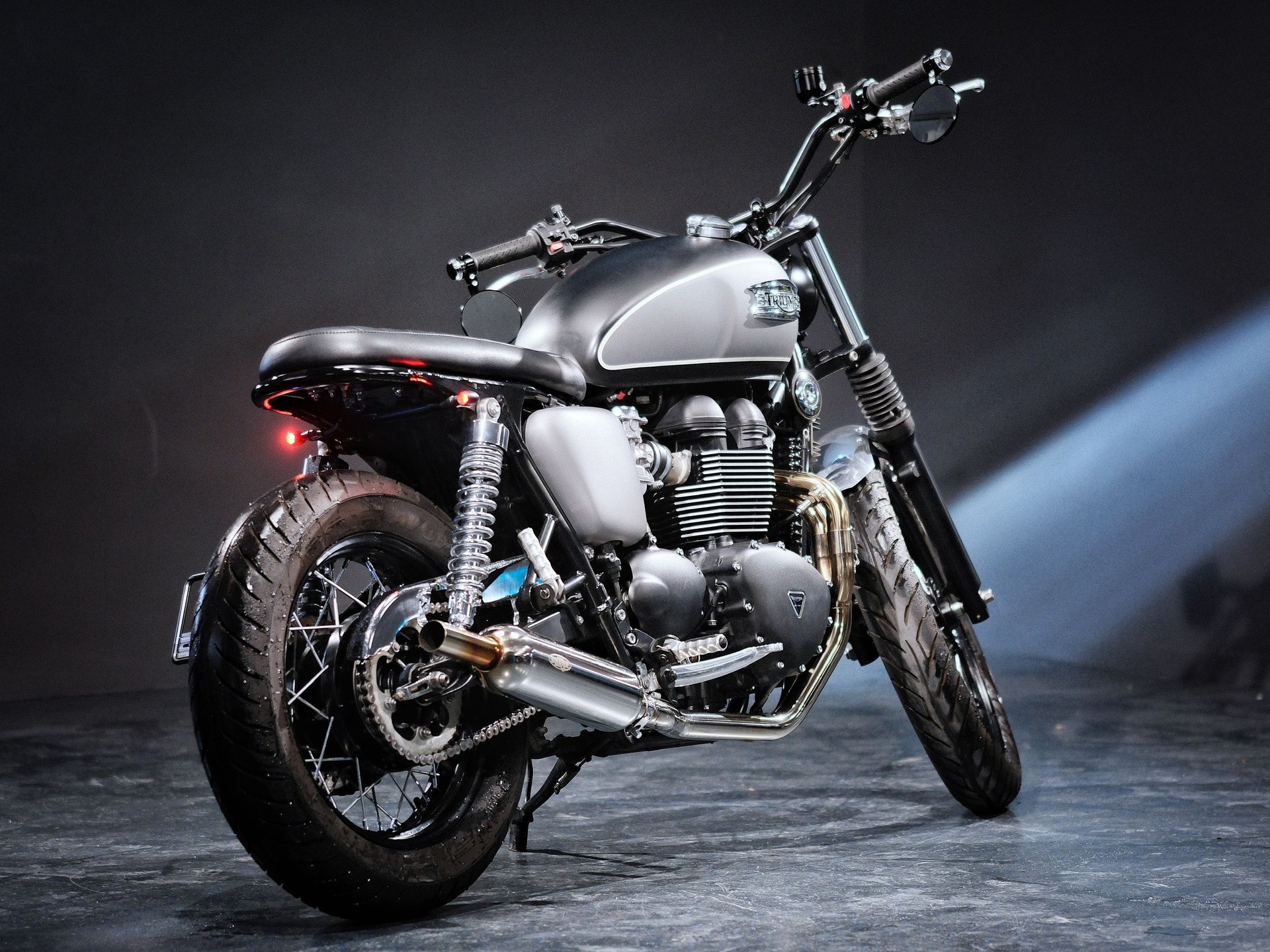 TRIUMPH Bonneville 900 i T 100-showroom-element-2