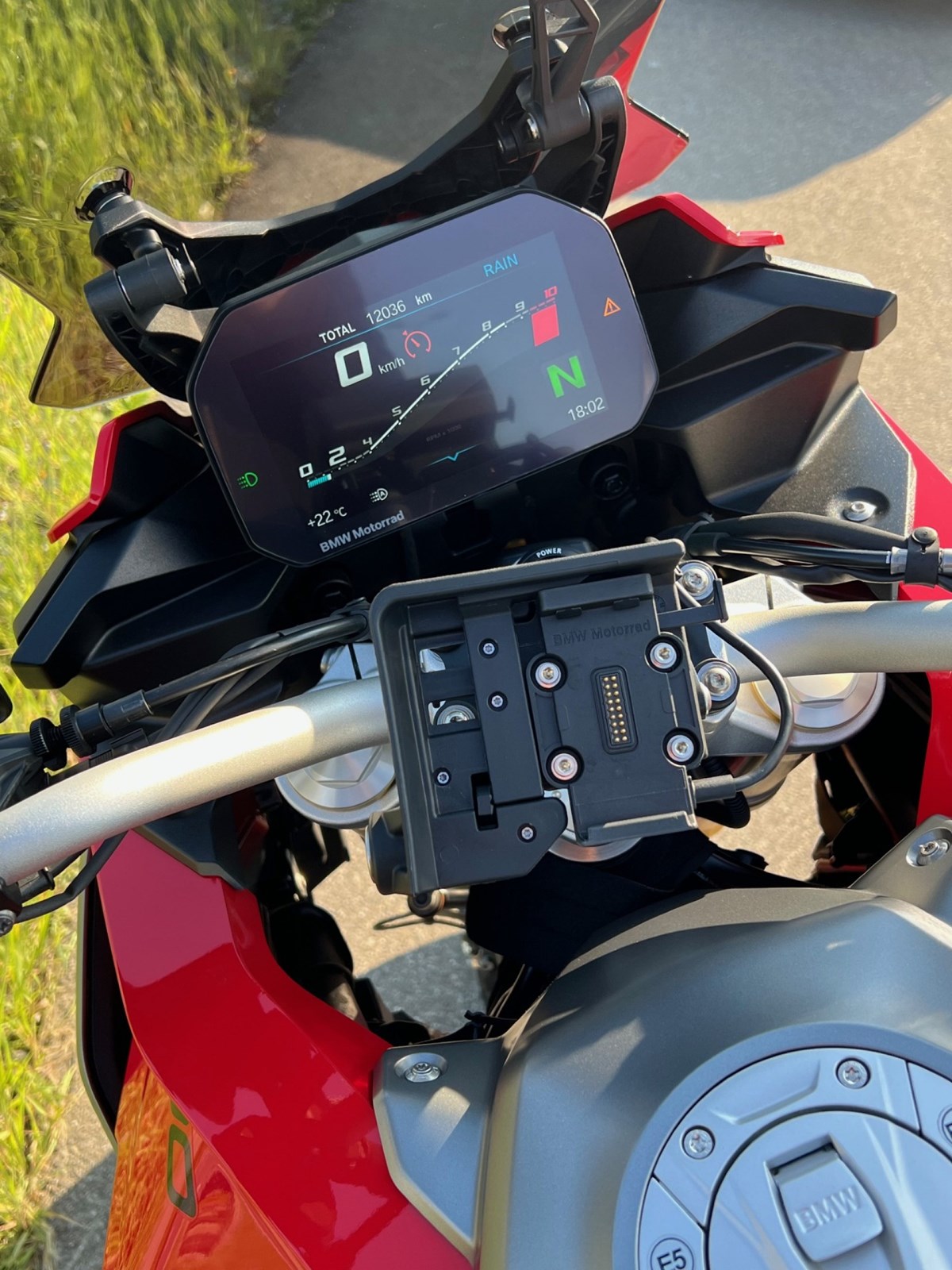 BMW F 900 XR Sport-image-3