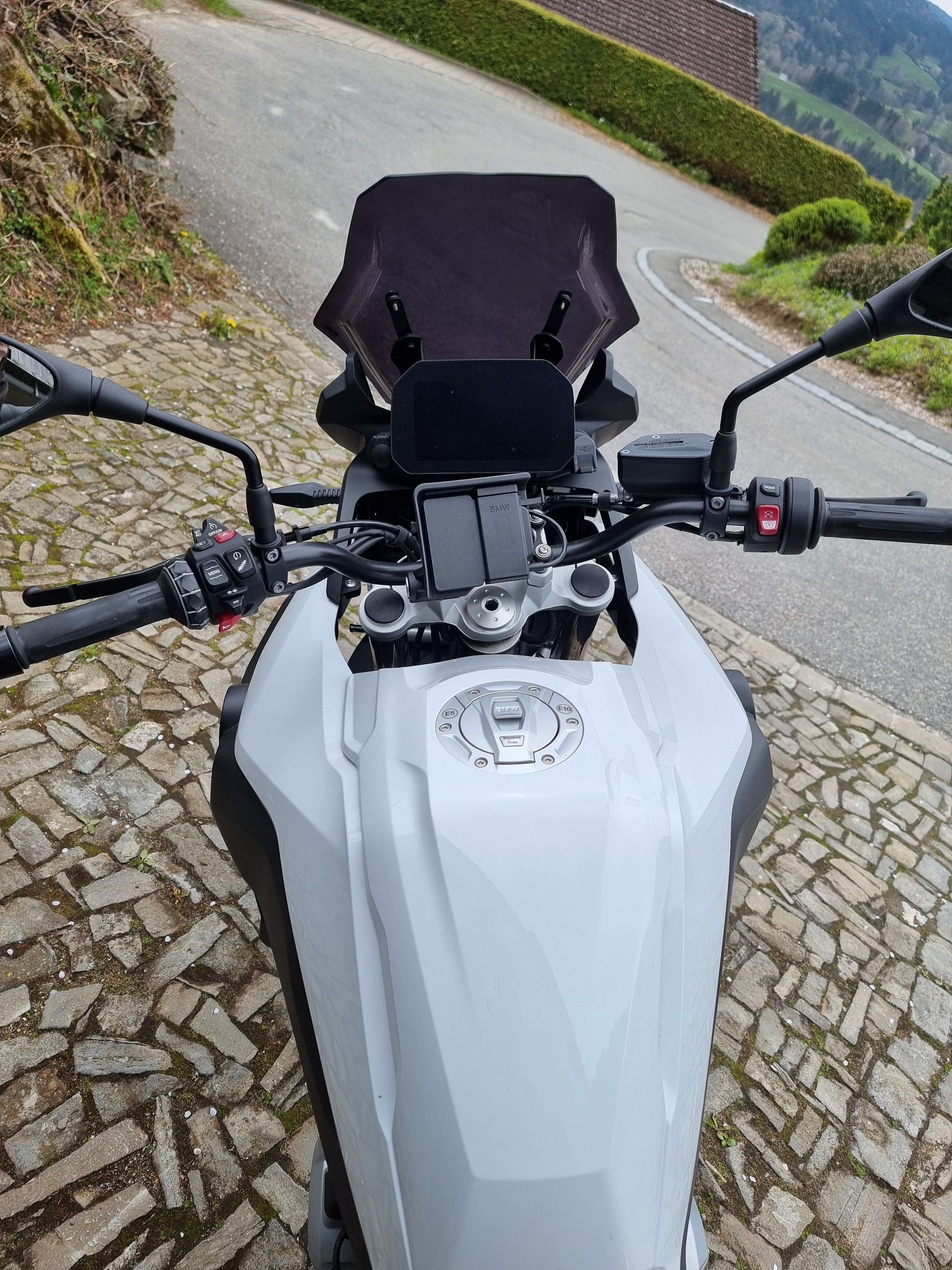 BMW F 750 GS-image-2