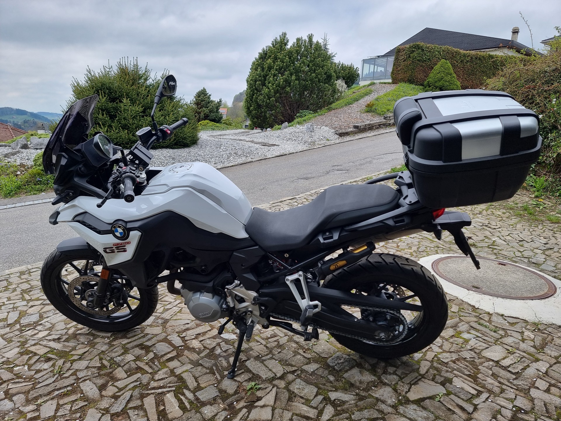 BMW F 750 GS-image-3