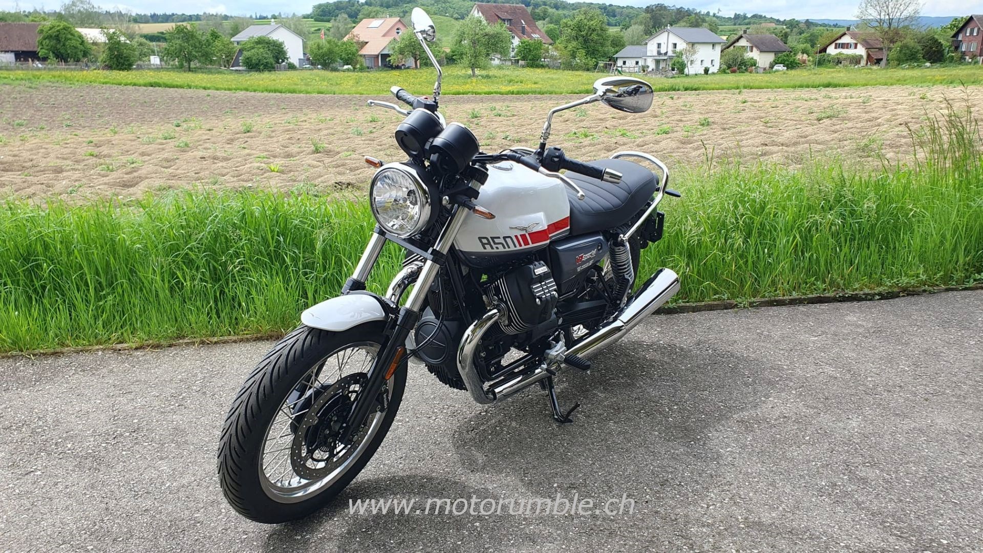 MOTO GUZZI V7 SPECIAL-image-2